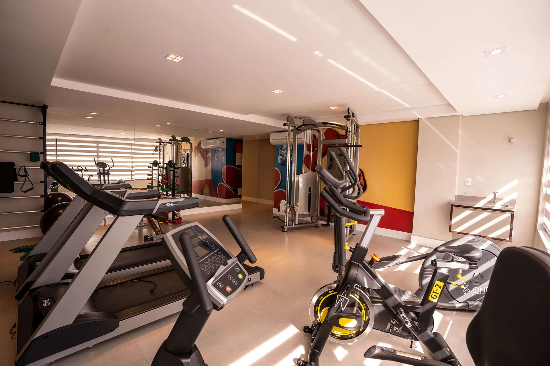 Residencial Inês de Castro: Premium House with Private Garden in Trindade