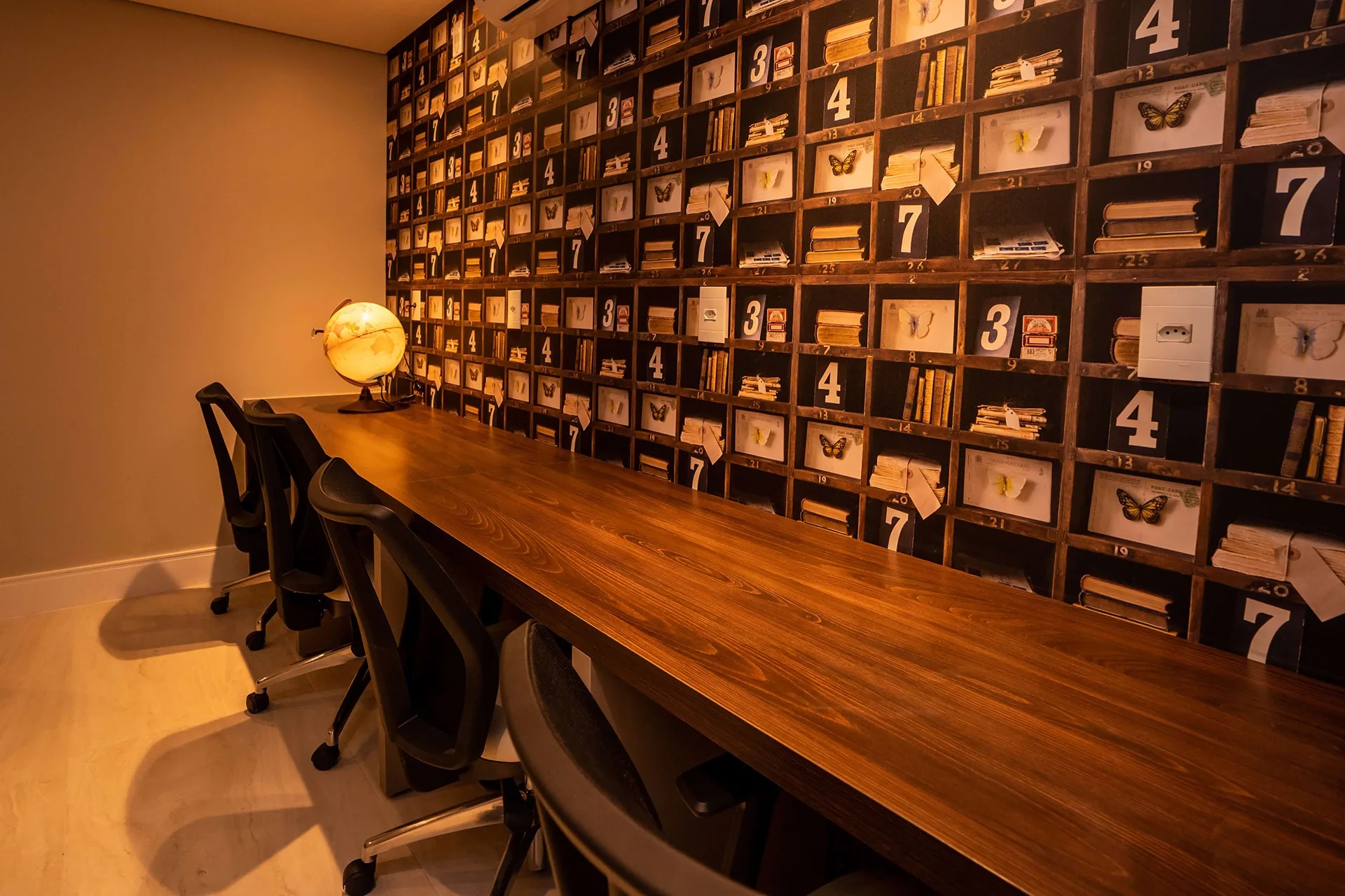 Residencial Inês de Castro: Premium House with Private Garden in Trindade