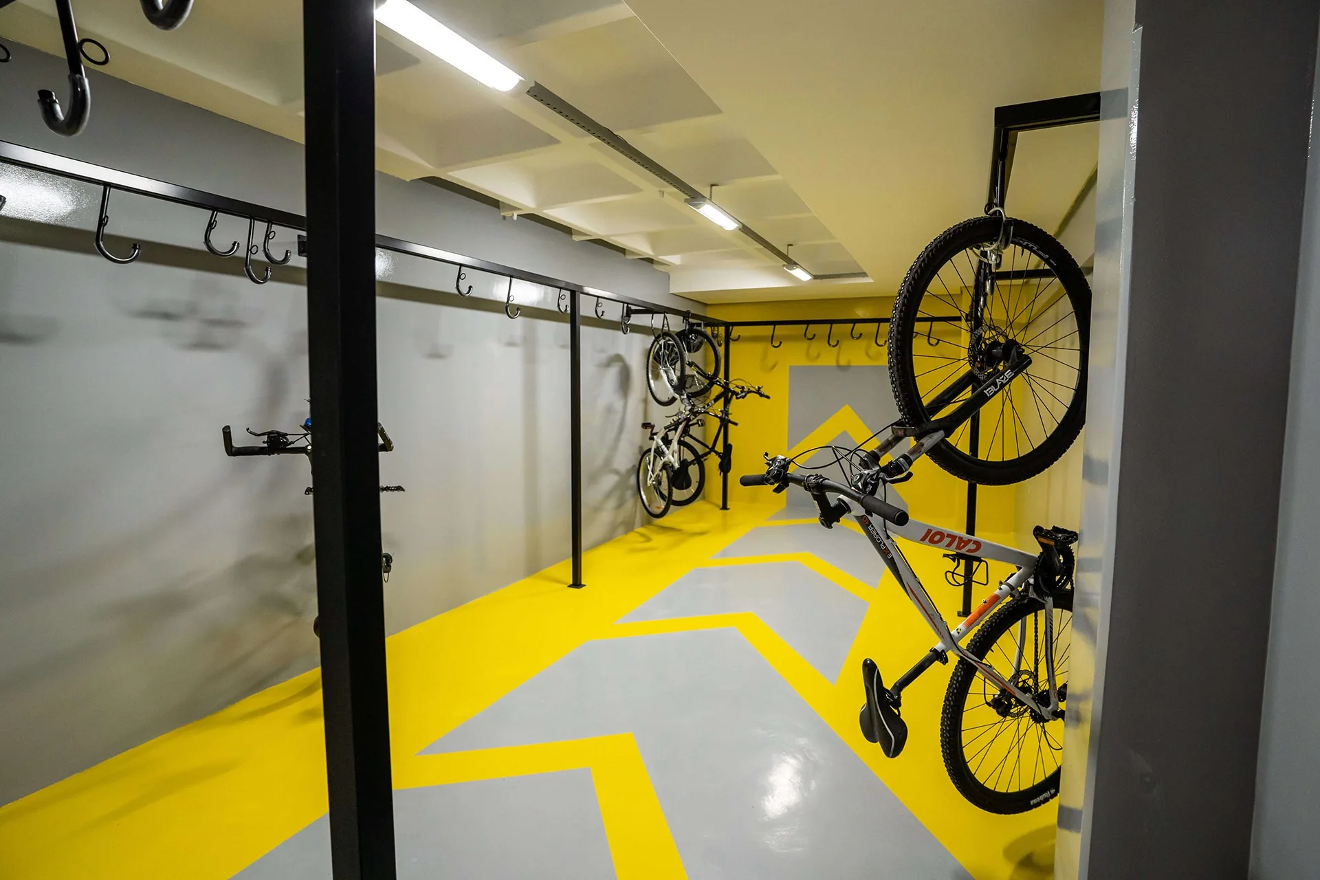 Residencial Inês de Castro: Premium House with Private Garden in Trindade