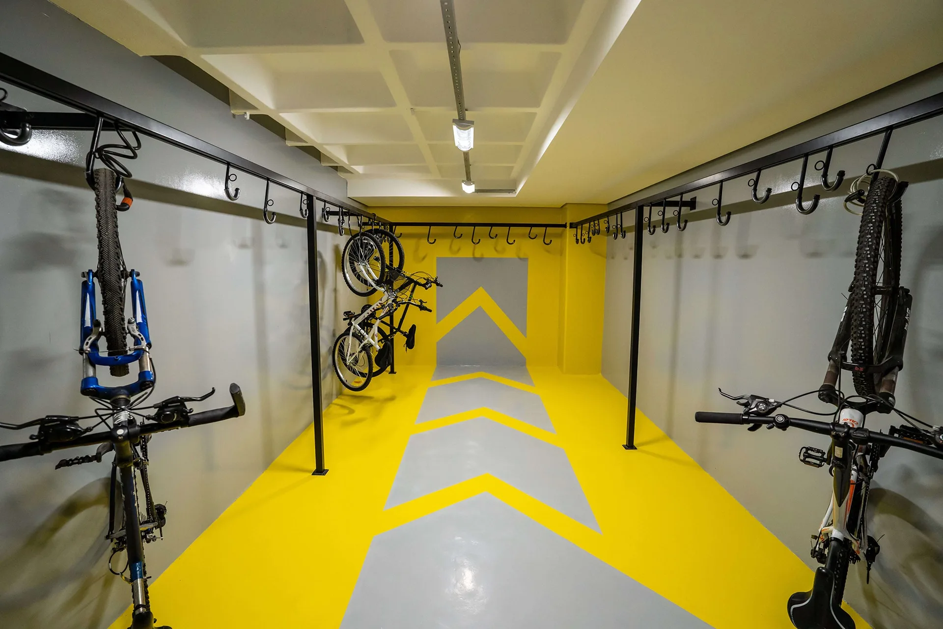 Residencial Inês de Castro: Premium House with Private Garden in Trindade