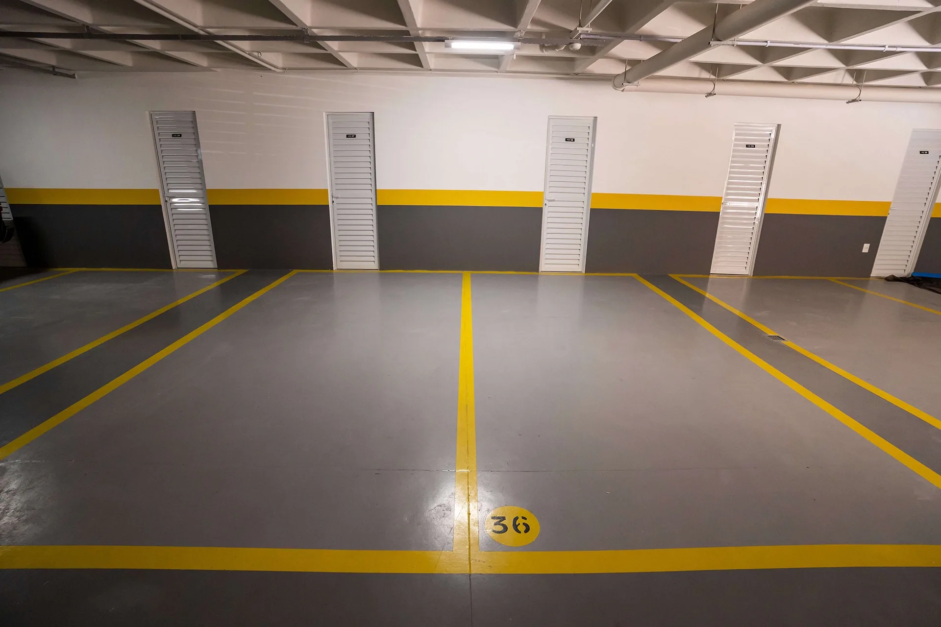 Residencial Inês de Castro: Premium House with Private Garden in Trindade