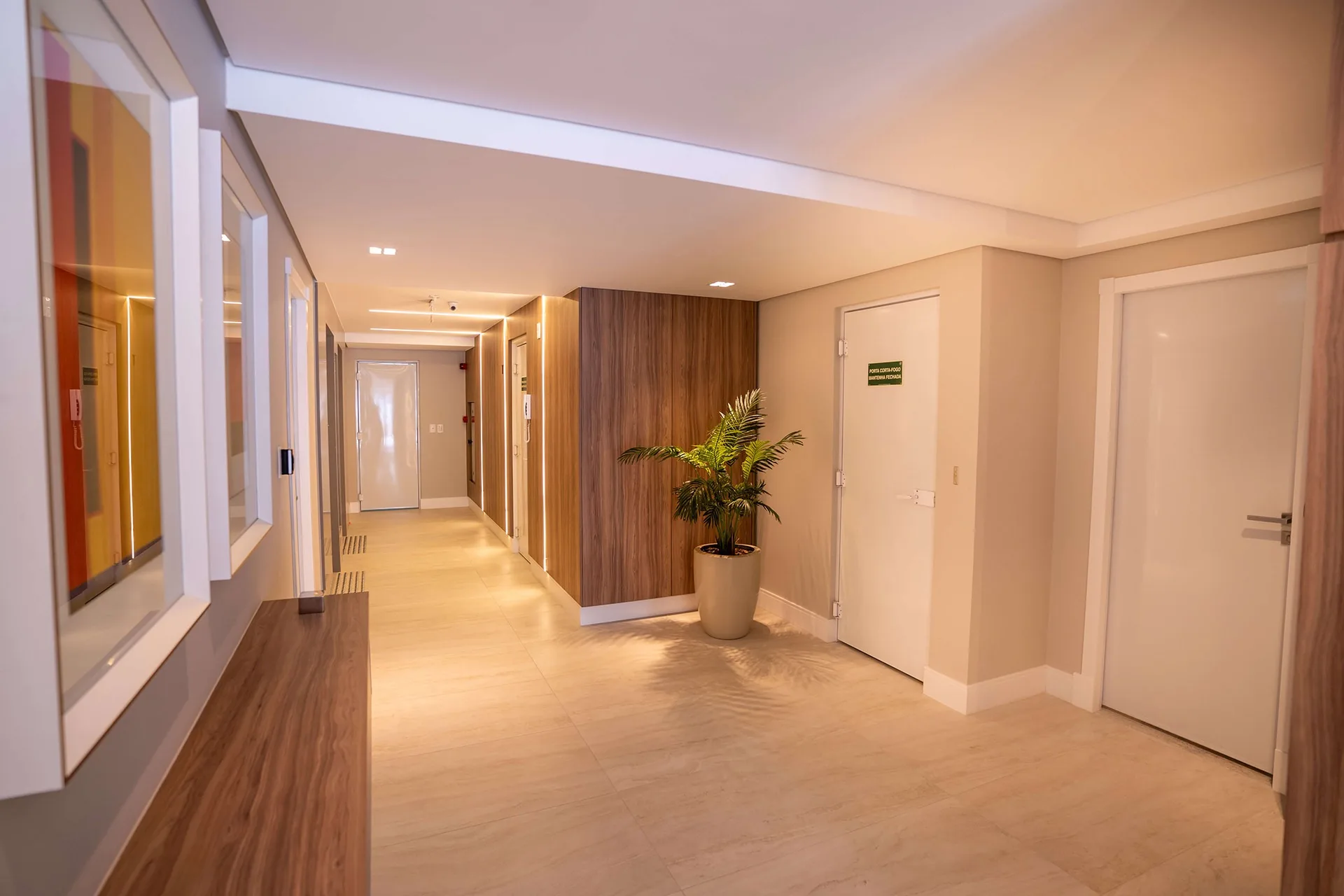 Residencial Inês de Castro: Premium House with Private Garden in Trindade