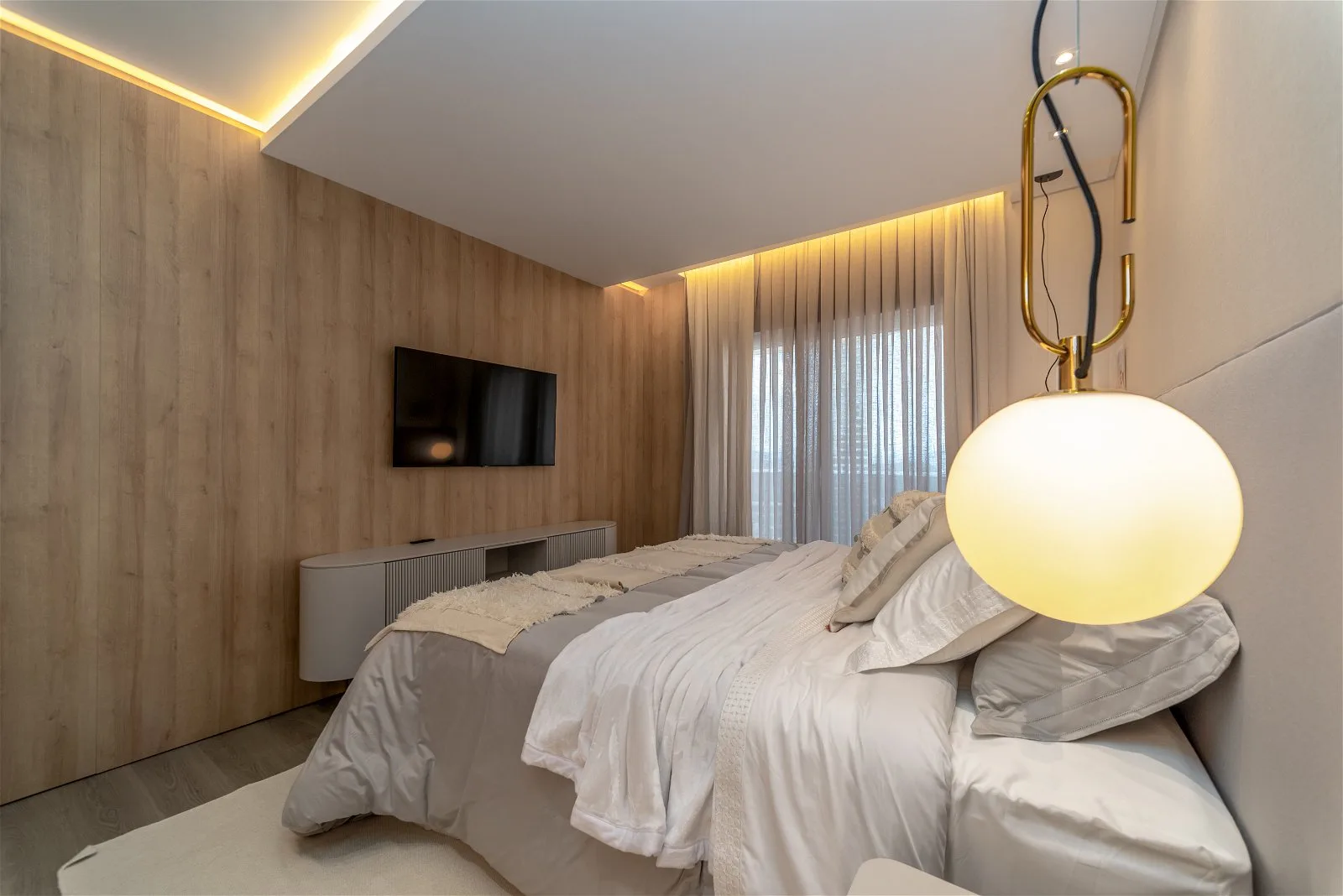 Ibiza Tower: Oceanfront Residence with Private Spa in Avenida Atlântica