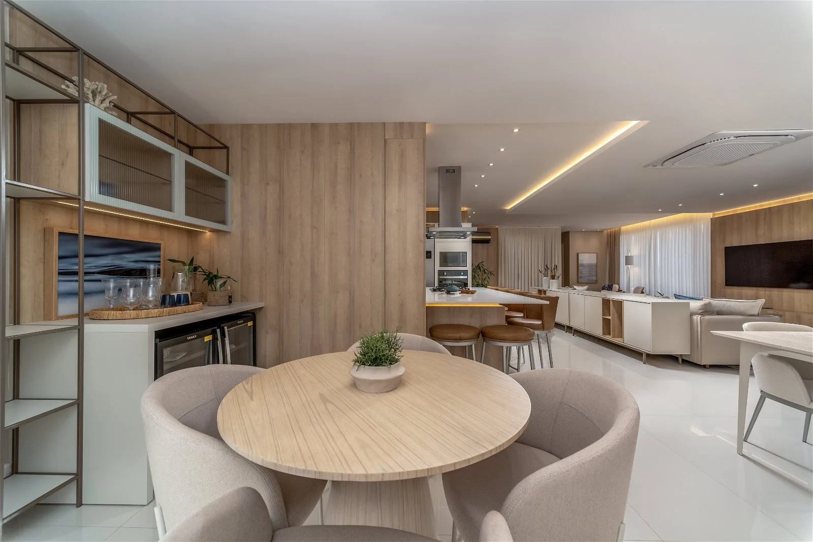 Ibiza Tower: Oceanfront Residence with Private Spa in Avenida Atlântica