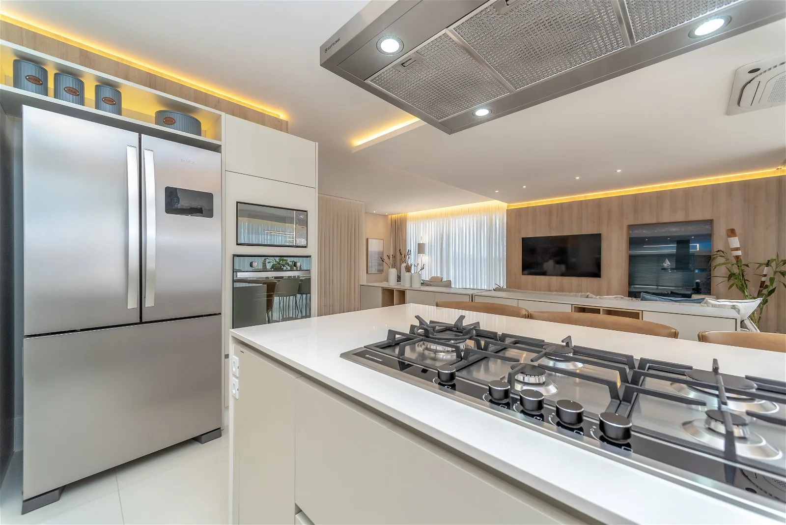 Ibiza Tower: Oceanfront Residence with Private Spa in Avenida Atlântica