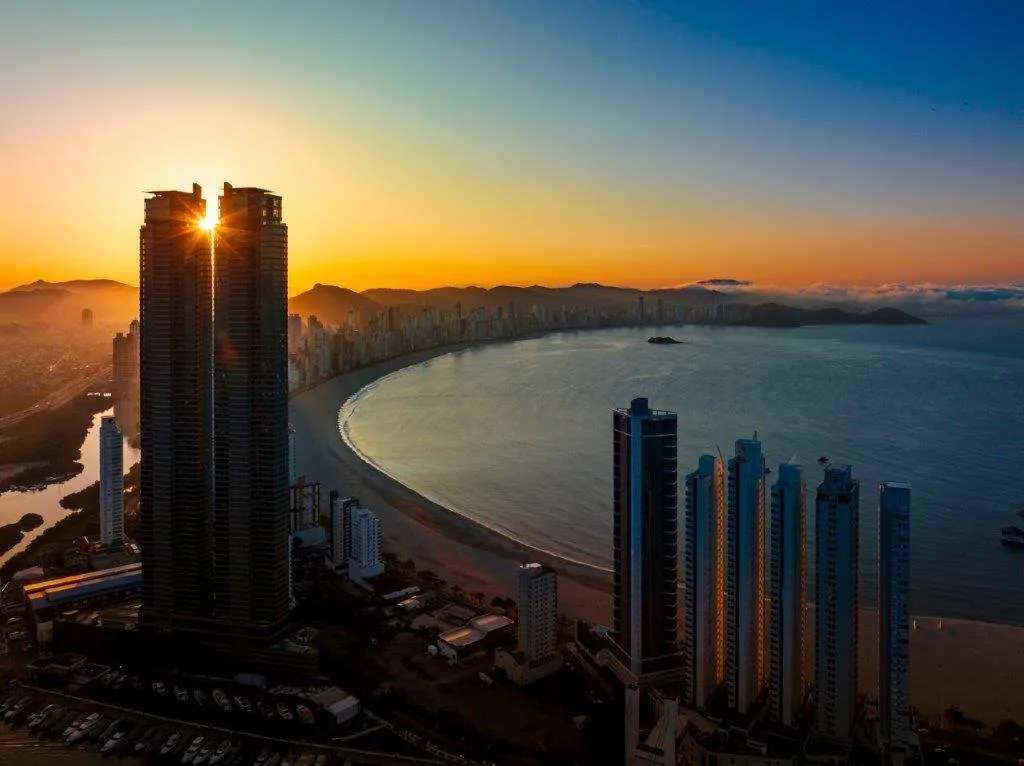 Yachthouse by Pininfarina: Ultra-Luxury Penthouse with Private Helipad in Barra Sul