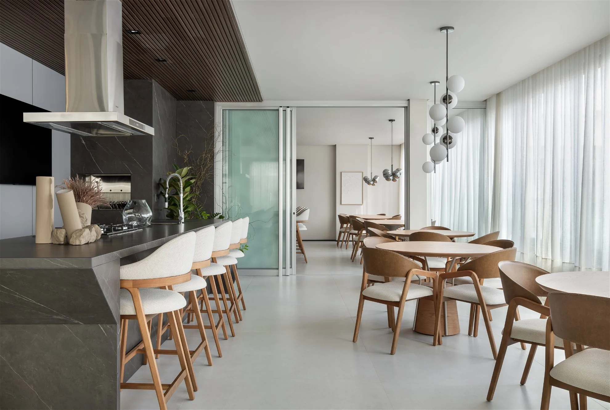 Admirá by Arrka: Luxury Duplex with Rooftop Resort in Balneário Camboriú