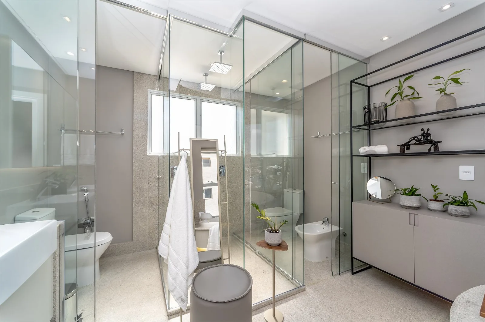 Ibiza Tower: Oceanfront Residence with Private Spa in Avenida Atlântica