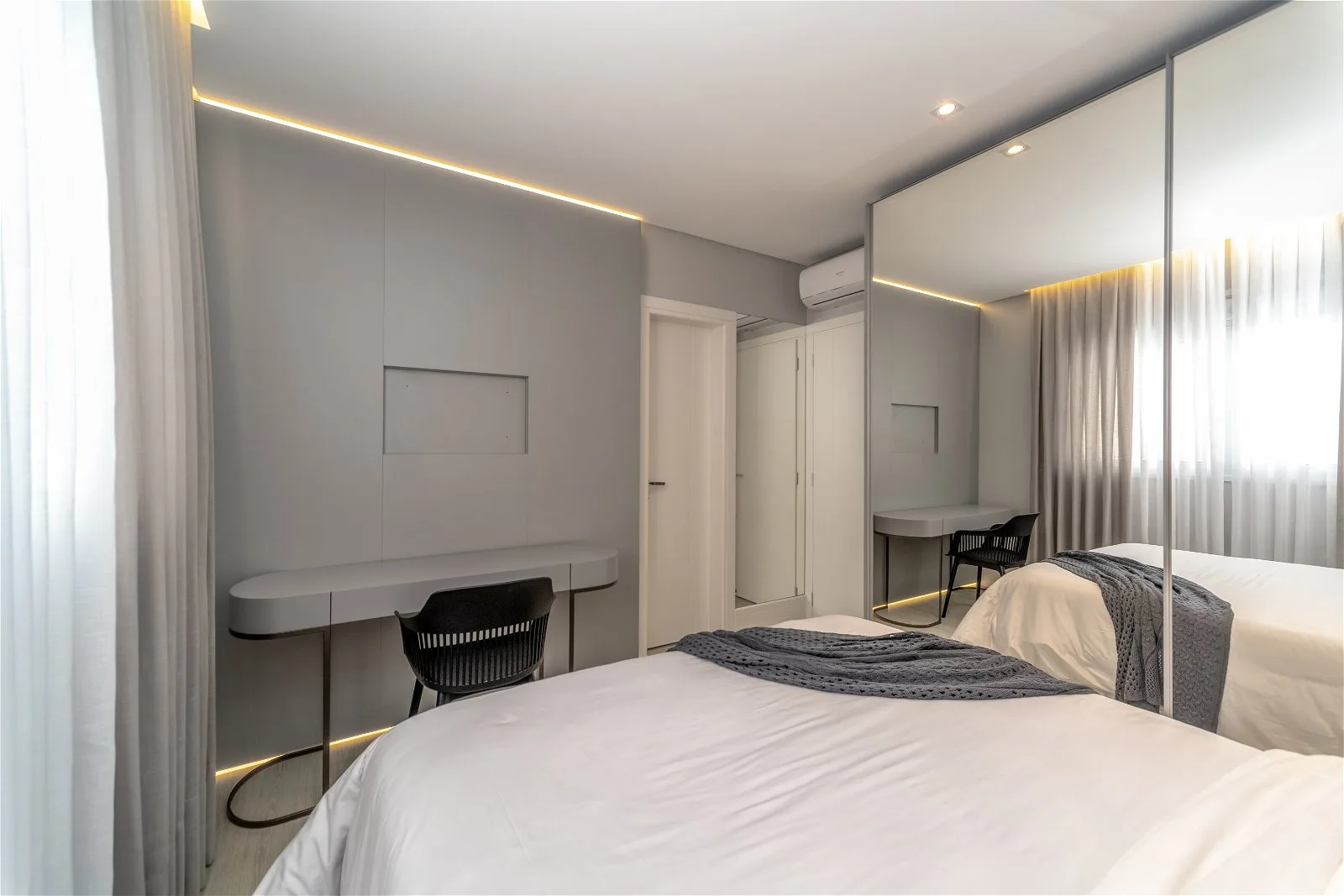 Ibiza Tower: Oceanfront Residence with Private Spa in Avenida Atlântica