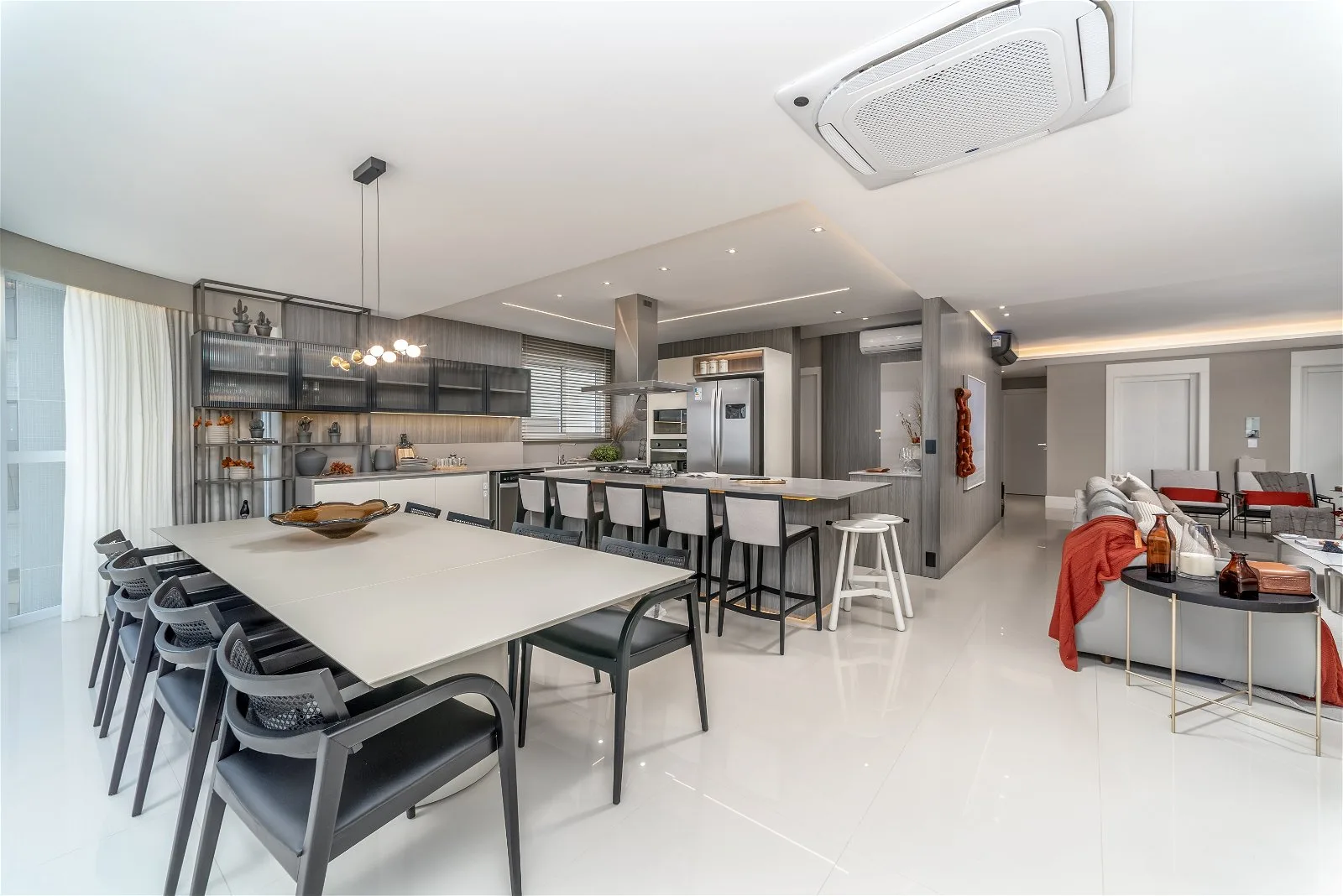 Ibiza Tower: Oceanfront Residence with Private Spa in Avenida Atlântica