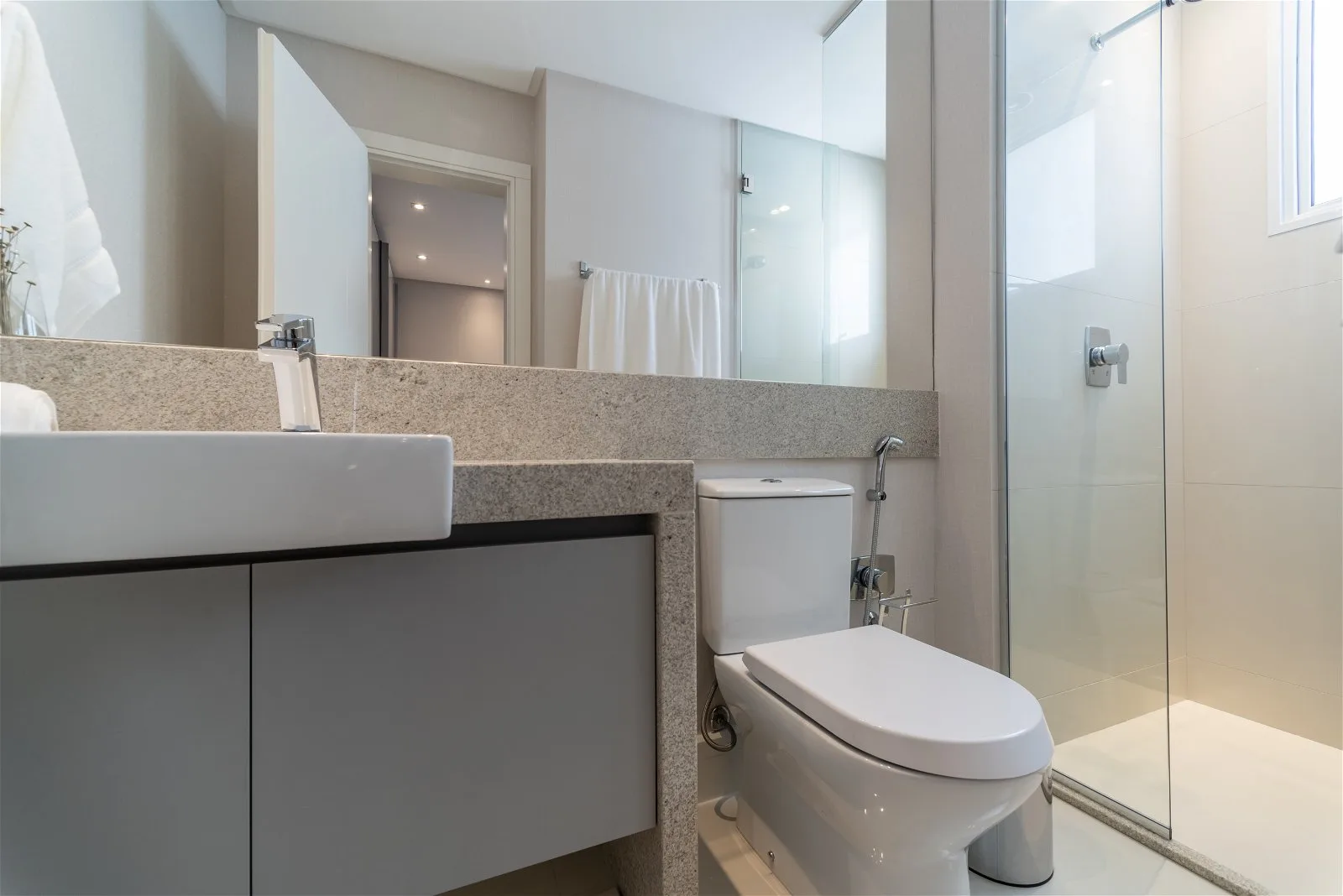 Ibiza Tower: Oceanfront Residence with Private Spa in Avenida Atlântica