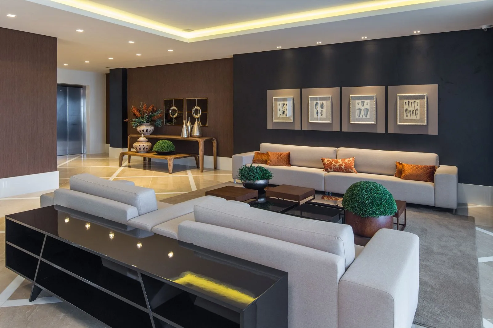 Ibiza Tower: Oceanfront Residence with Private Spa in Avenida Atlântica