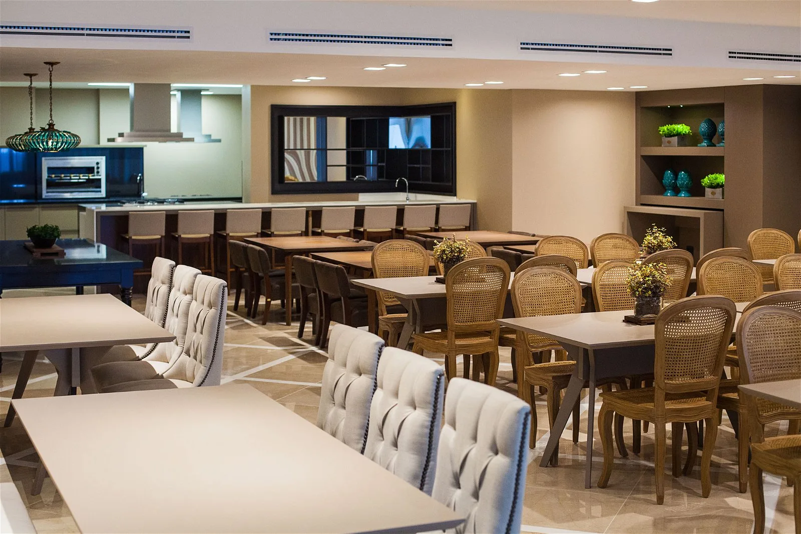 Ibiza Tower: Oceanfront Residence with Private Spa in Avenida Atlântica