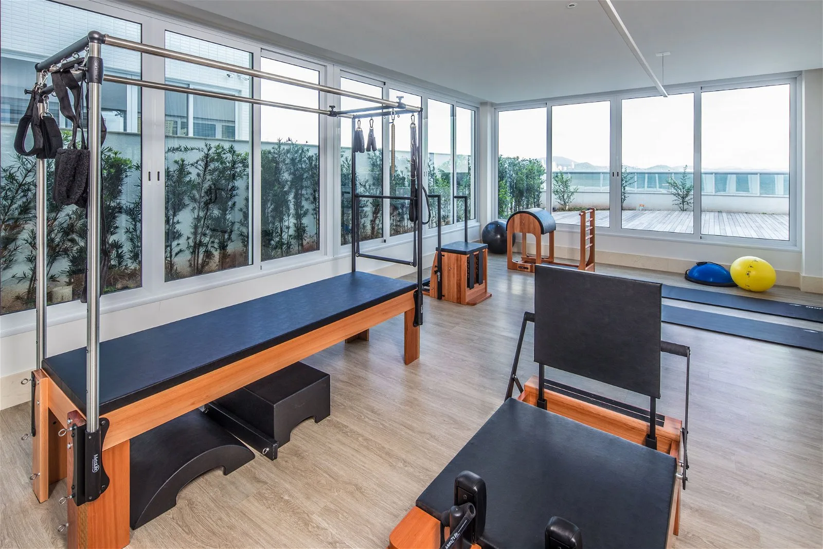 Ibiza Tower: Oceanfront Residence with Private Spa in Avenida Atlântica