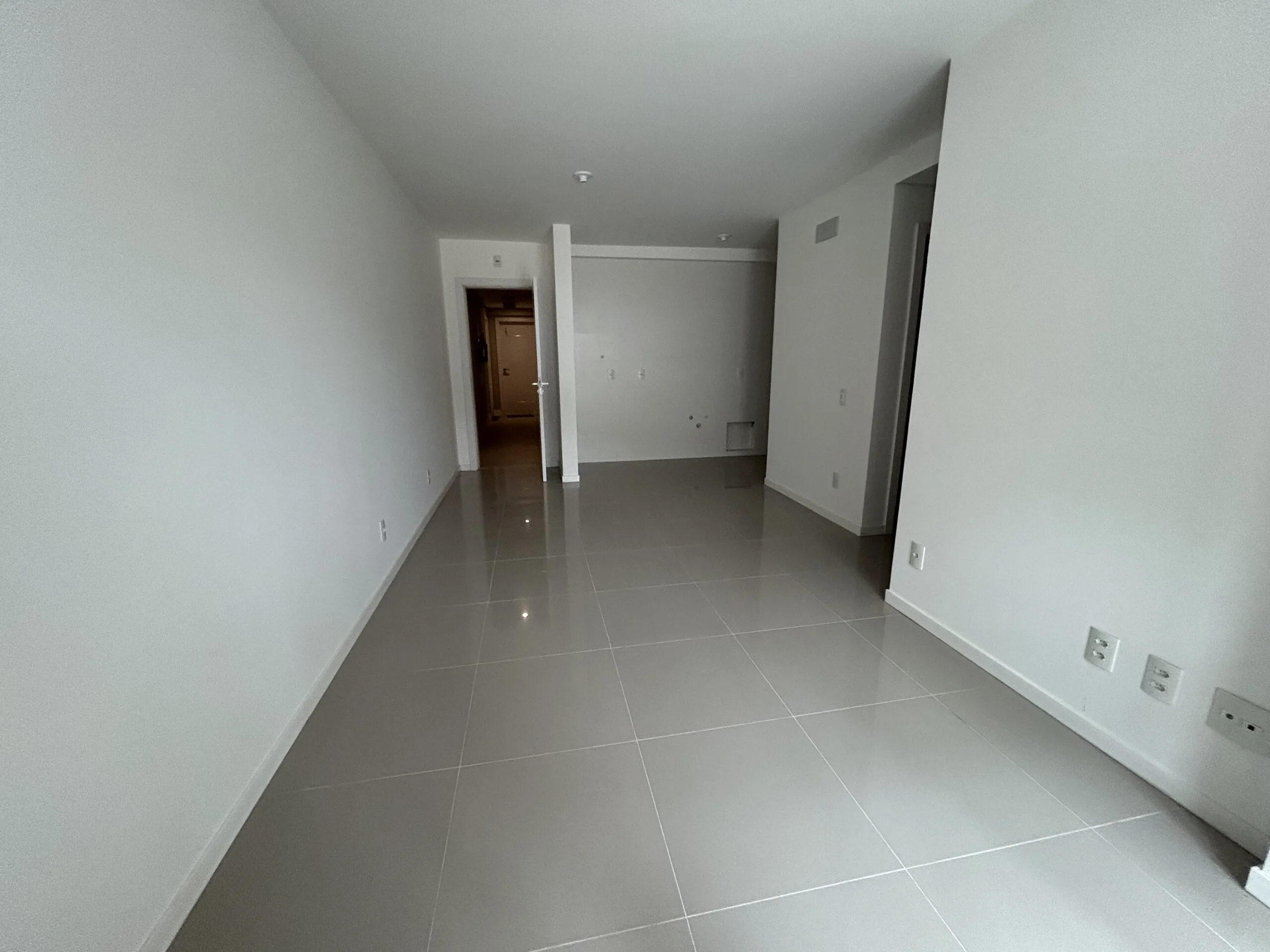 Residencial Inês de Castro: Premium House with Private Garden in Trindade