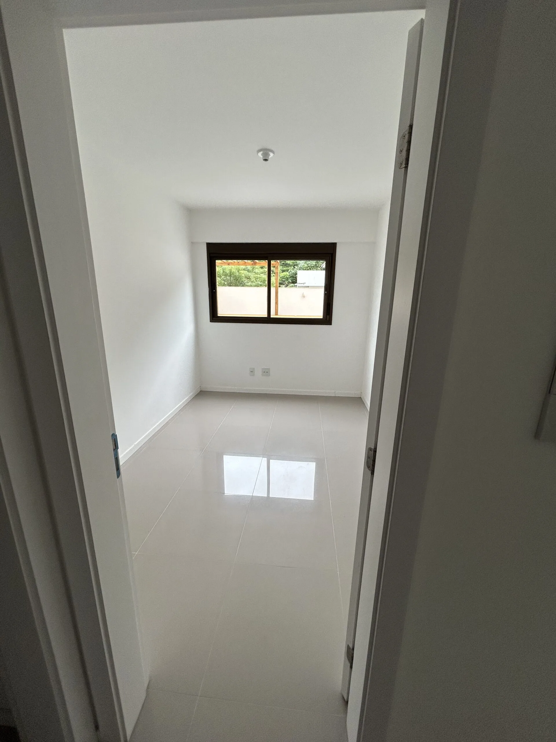 Residencial Inês de Castro: Premium House with Private Garden in Trindade