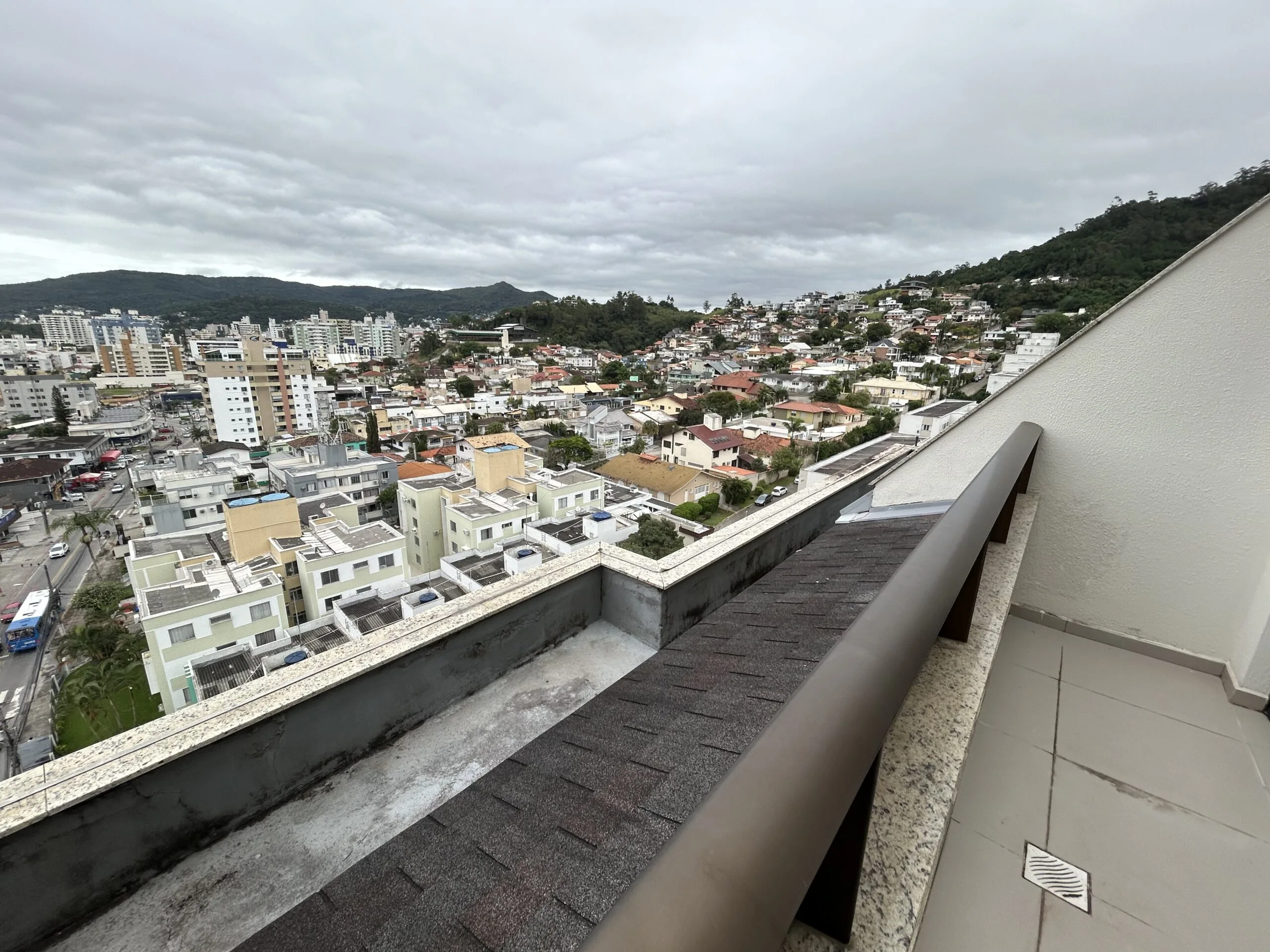 Residencial Inês de Castro: Premium House with Private Garden in Trindade
