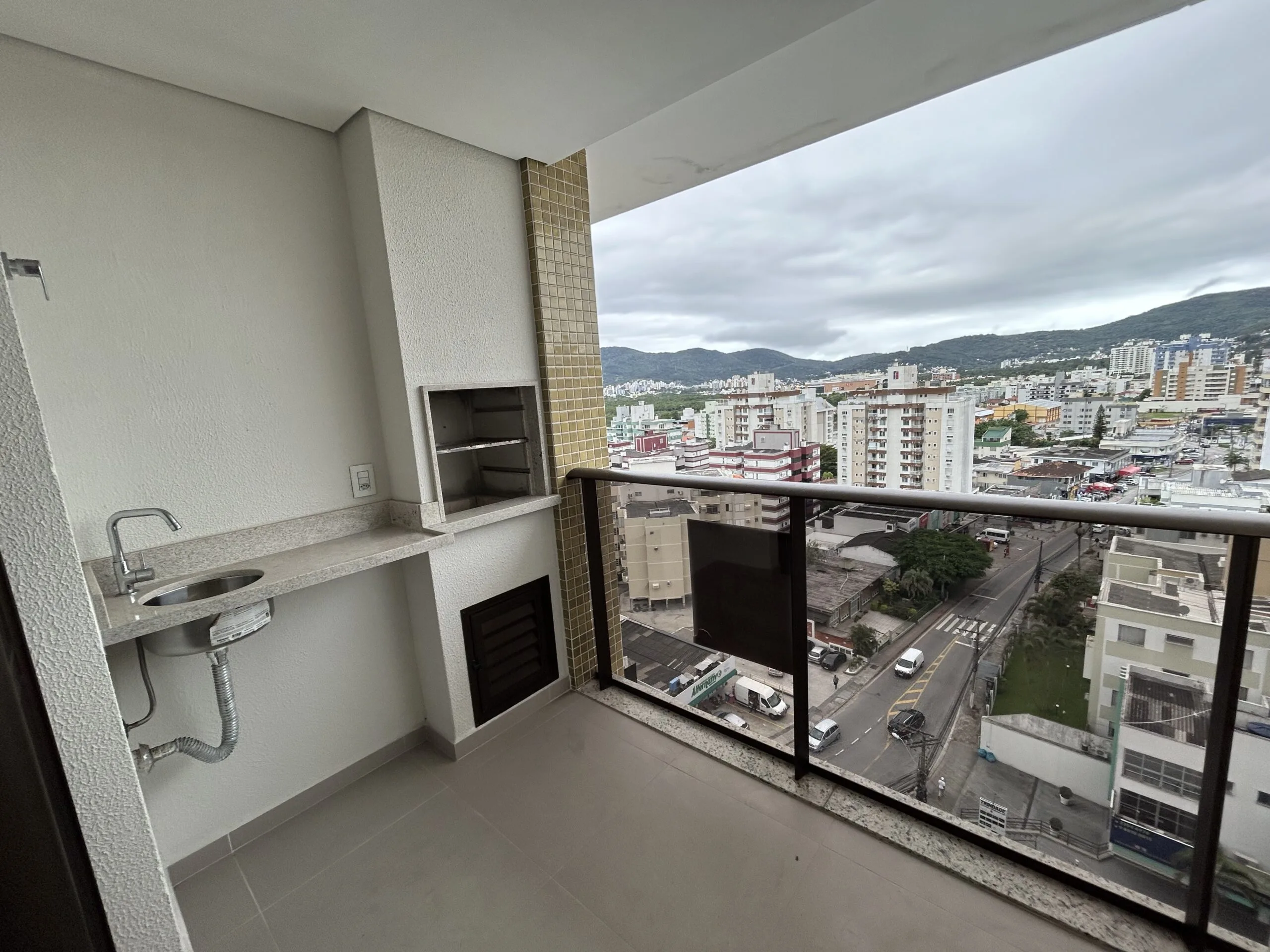 Residencial Inês de Castro: Premium House with Private Garden in Trindade