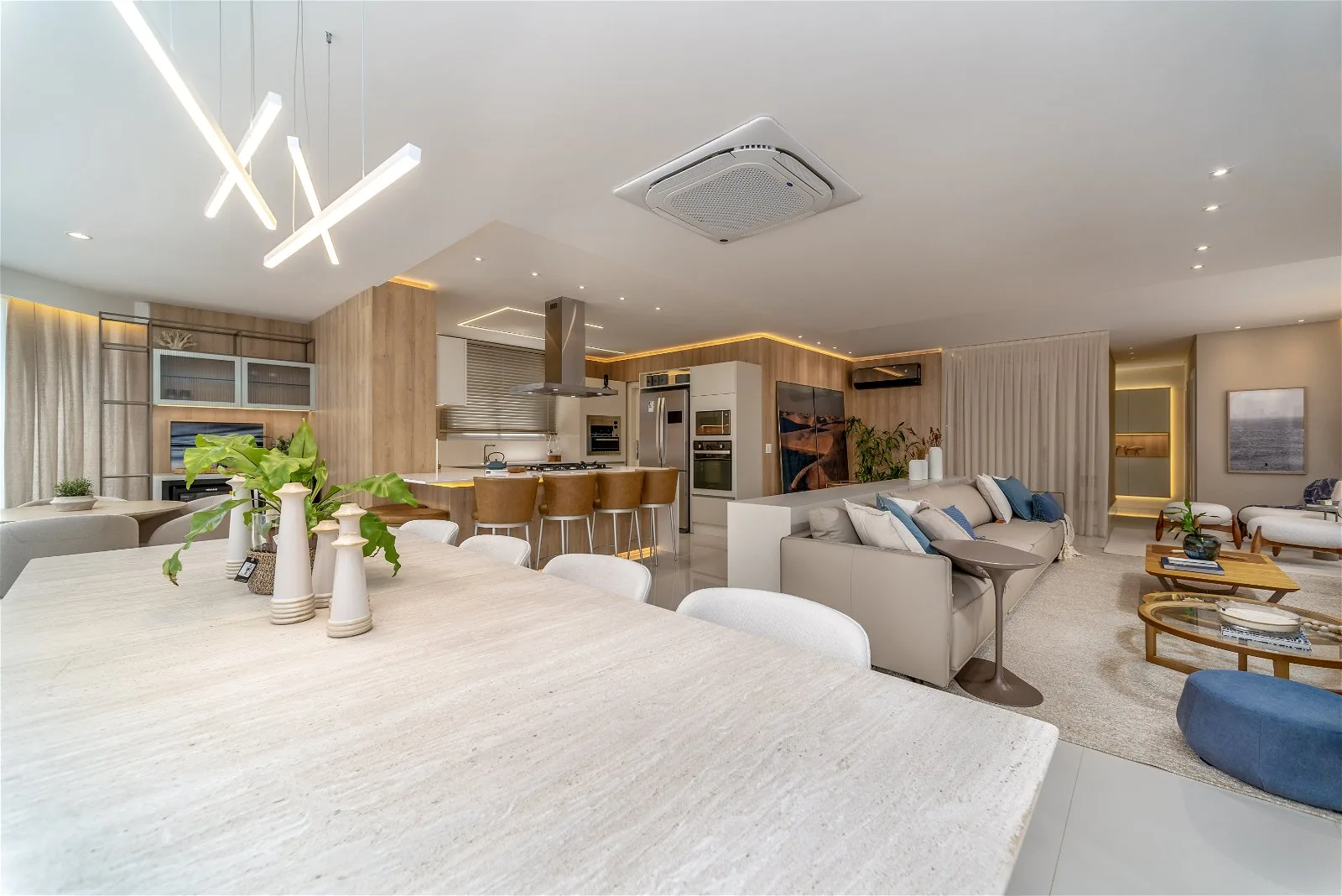 Ibiza Tower: Oceanfront Residence with Private Spa in Avenida Atlântica