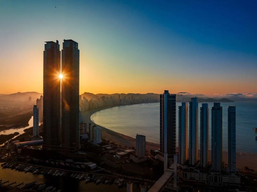 Yachthouse by Pininfarina: Ultra-Luxury Penthouse with Private Helipad in Barra Sul