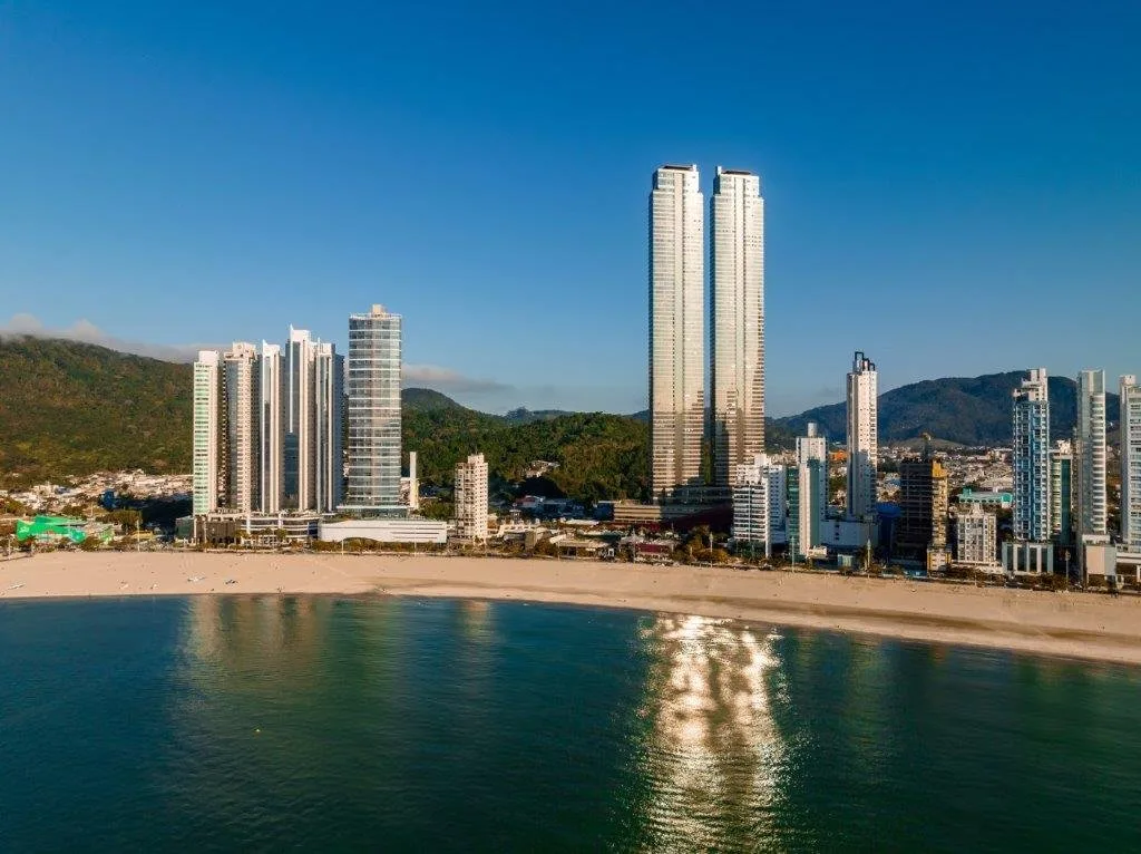 Yachthouse by Pininfarina: Exquisitely Furnished Luxury Residence in Balneário Camboriú