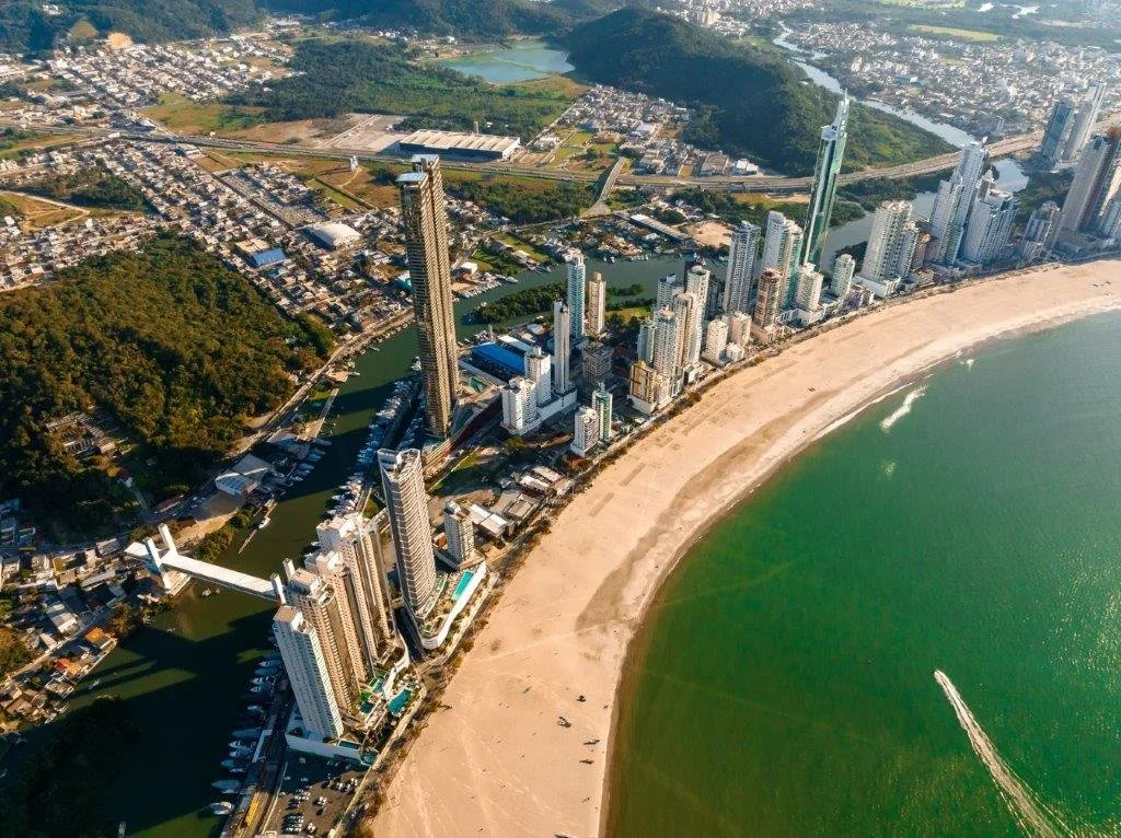 Yachthouse by Pininfarina: Ultra-Luxury Penthouse with Private Helipad in Barra Sul