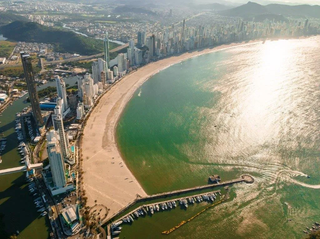 Yachthouse by Pininfarina: Ultra-Luxury Penthouse with Private Helipad in Barra Sul