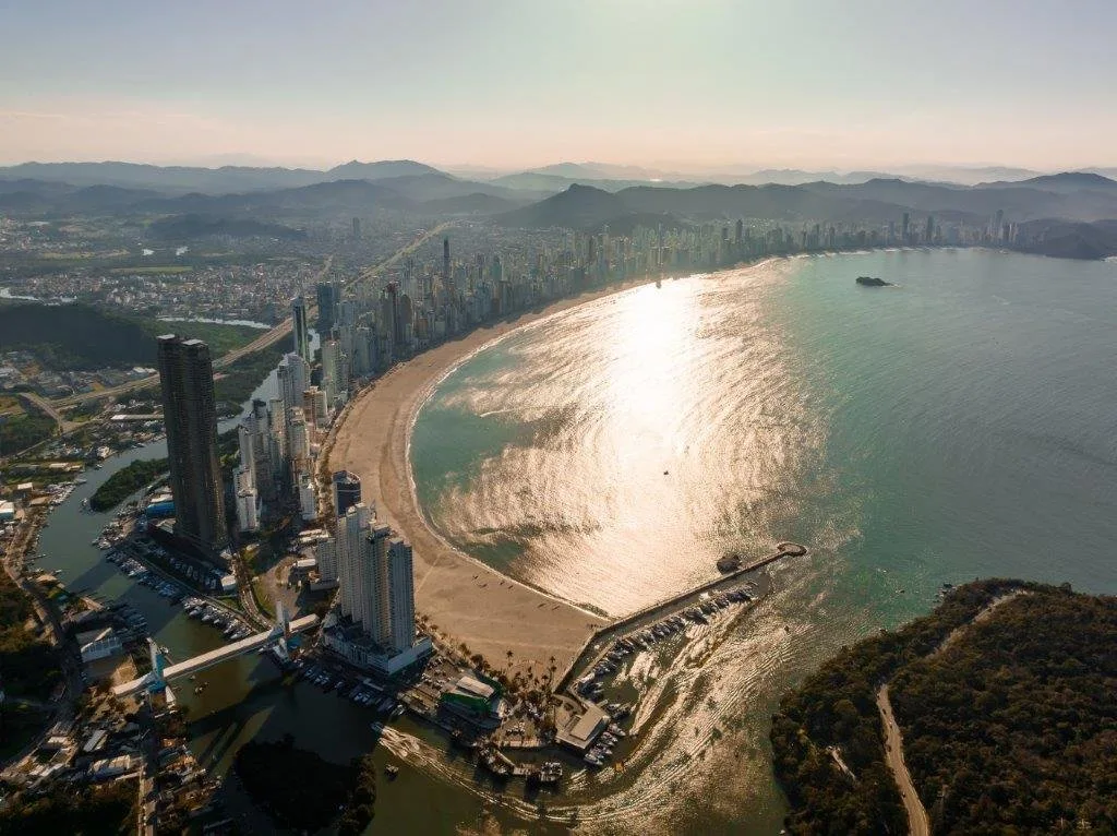 Yachthouse by Pininfarina: Ultra-Luxury Penthouse with Private Helipad in Barra Sul