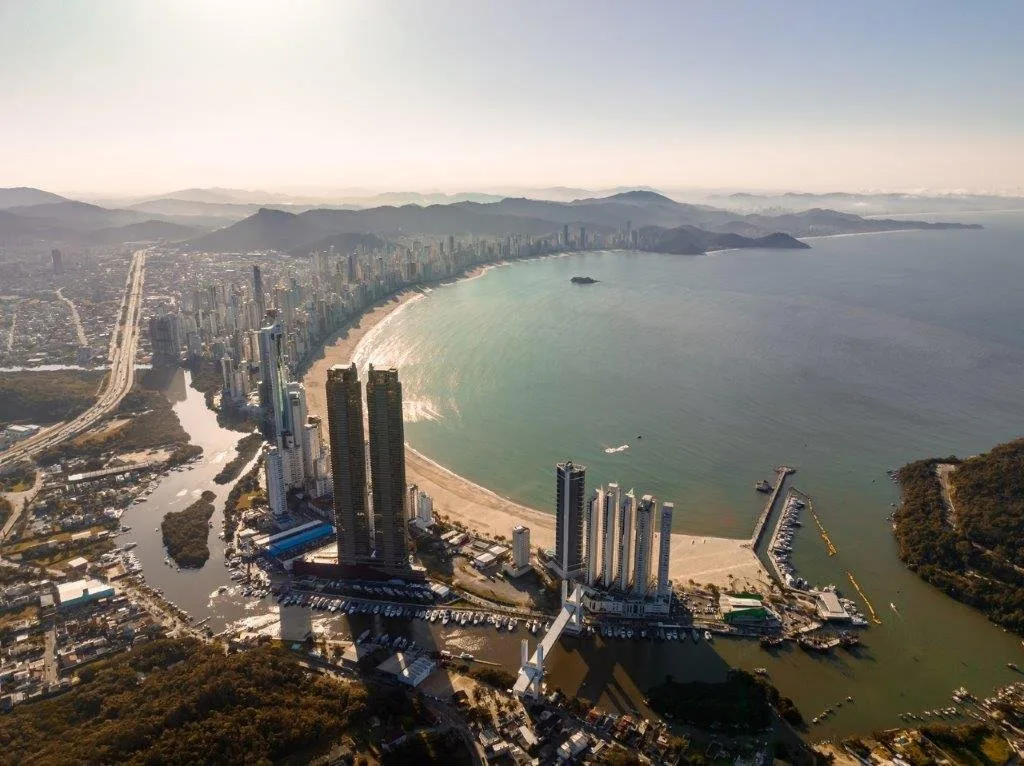 Yachthouse by Pininfarina: Ultra-Luxury Penthouse with Private Helipad in Barra Sul