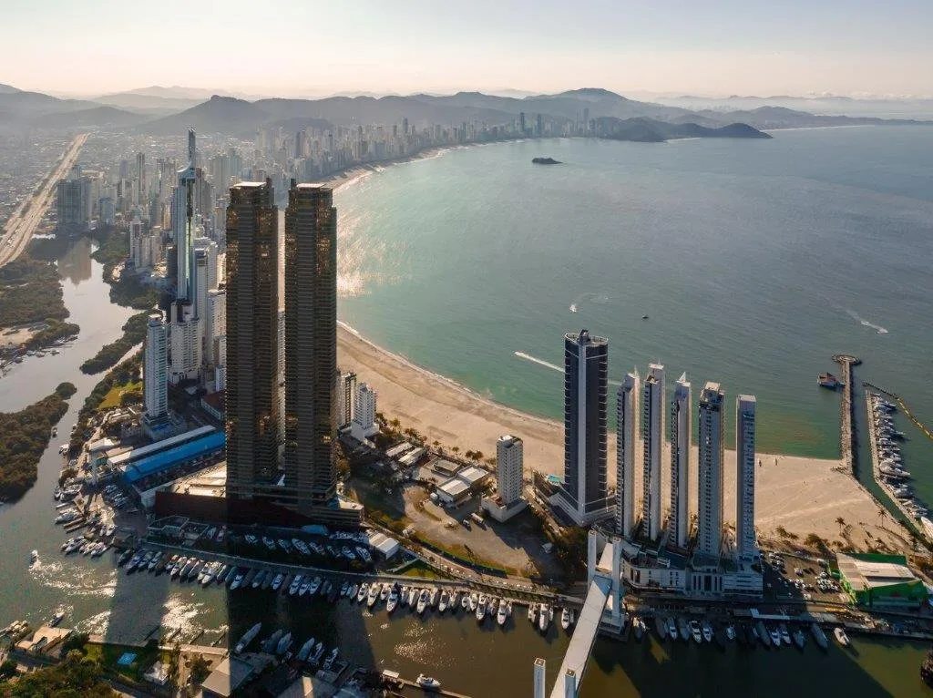 Yachthouse by Pininfarina: Ultra-Luxury Penthouse with Private Helipad in Barra Sul