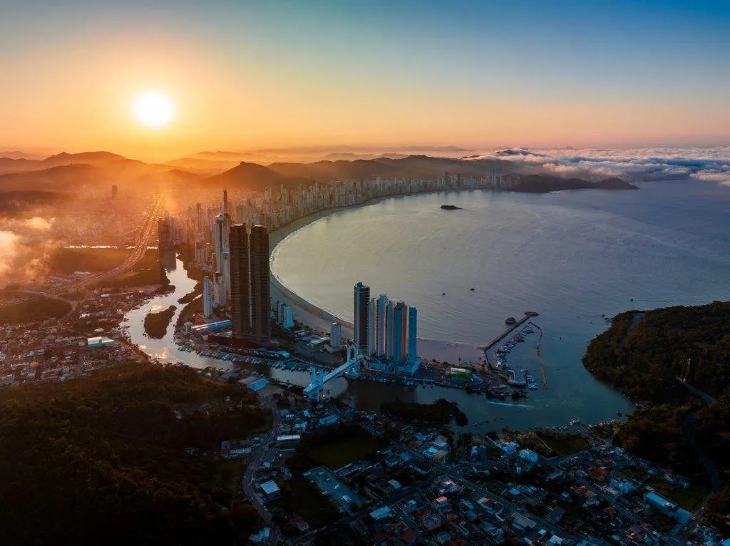 Yachthouse by Pininfarina: Ultra-Luxury Penthouse with Private Helipad in Barra Sul