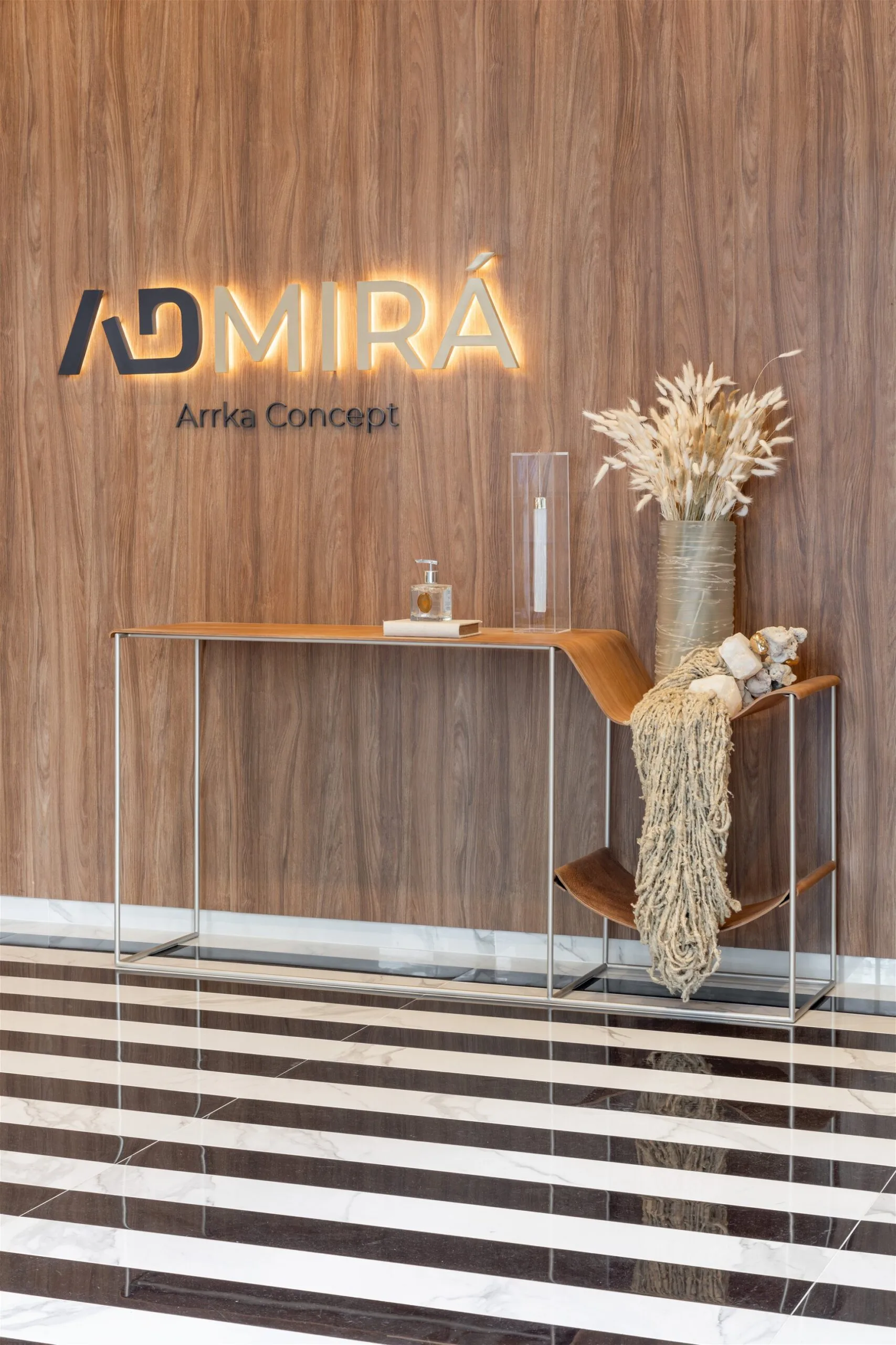 Admirá by Arrka: Luxury Duplex with Rooftop Resort in Centro