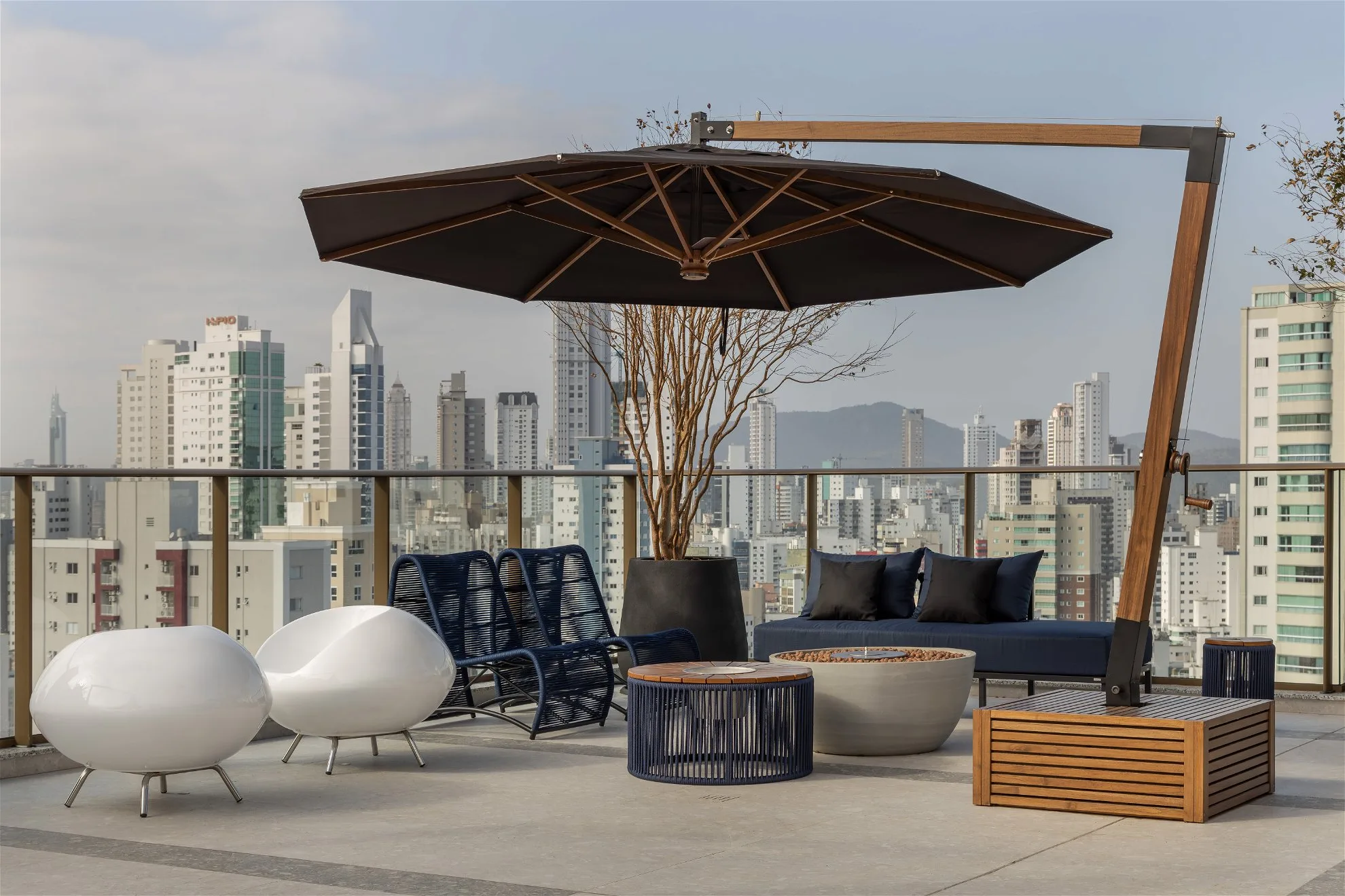 Admirá by Arrka: Luxury Duplex with Rooftop Resort in Centro