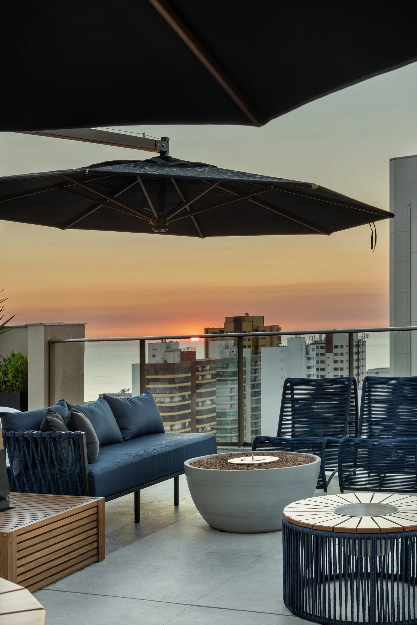 Admirá by Arrka: Luxury Duplex with Rooftop Resort in Centro