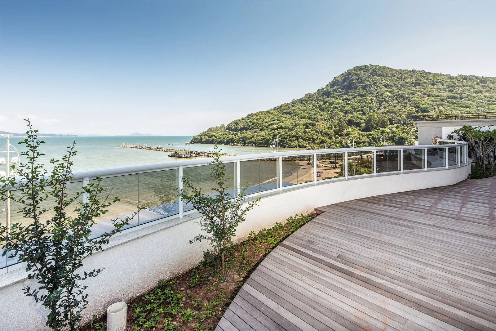 Ibiza Tower: Oceanfront Residence with Private Spa in Avenida Atlântica