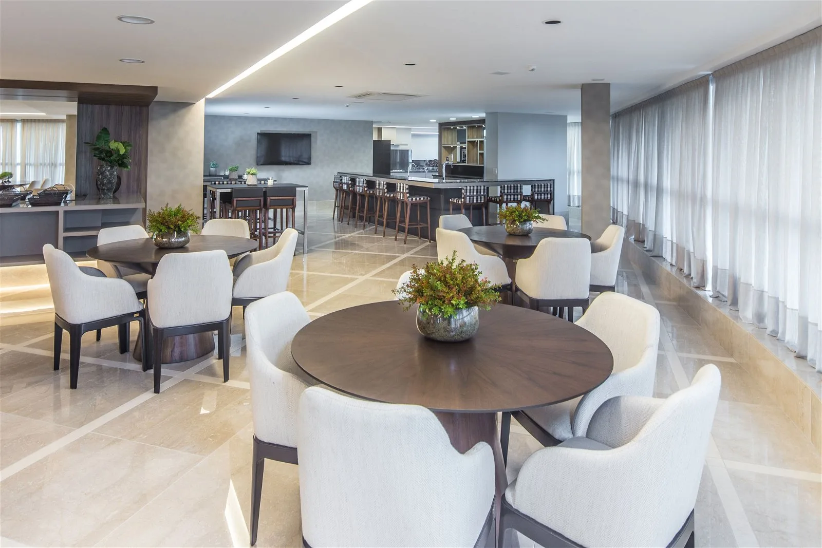 Ibiza Tower: Oceanfront Residence with Private Spa in Avenida Atlântica