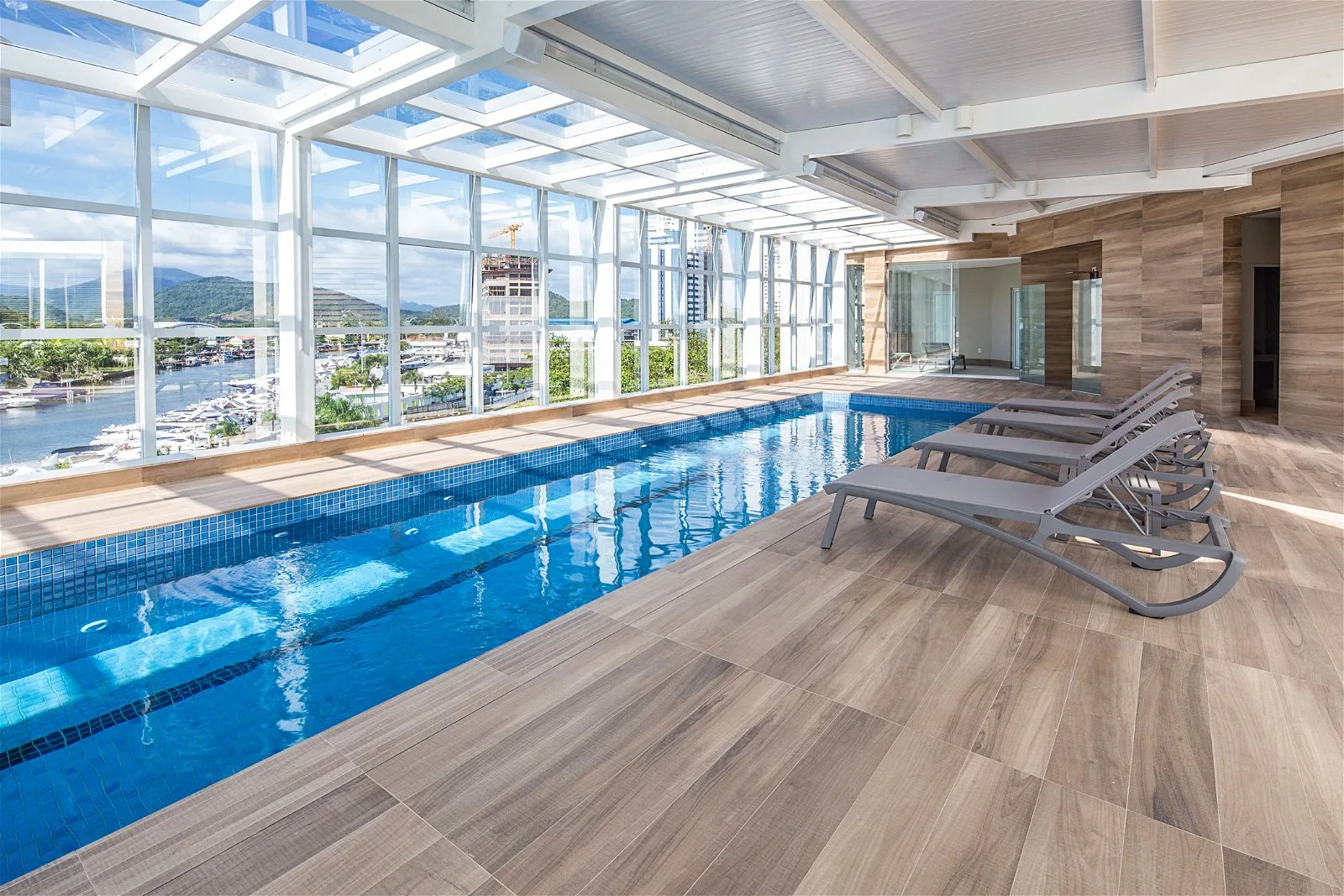 Ibiza Tower: Oceanfront Residence with Private Spa in Avenida Atlântica