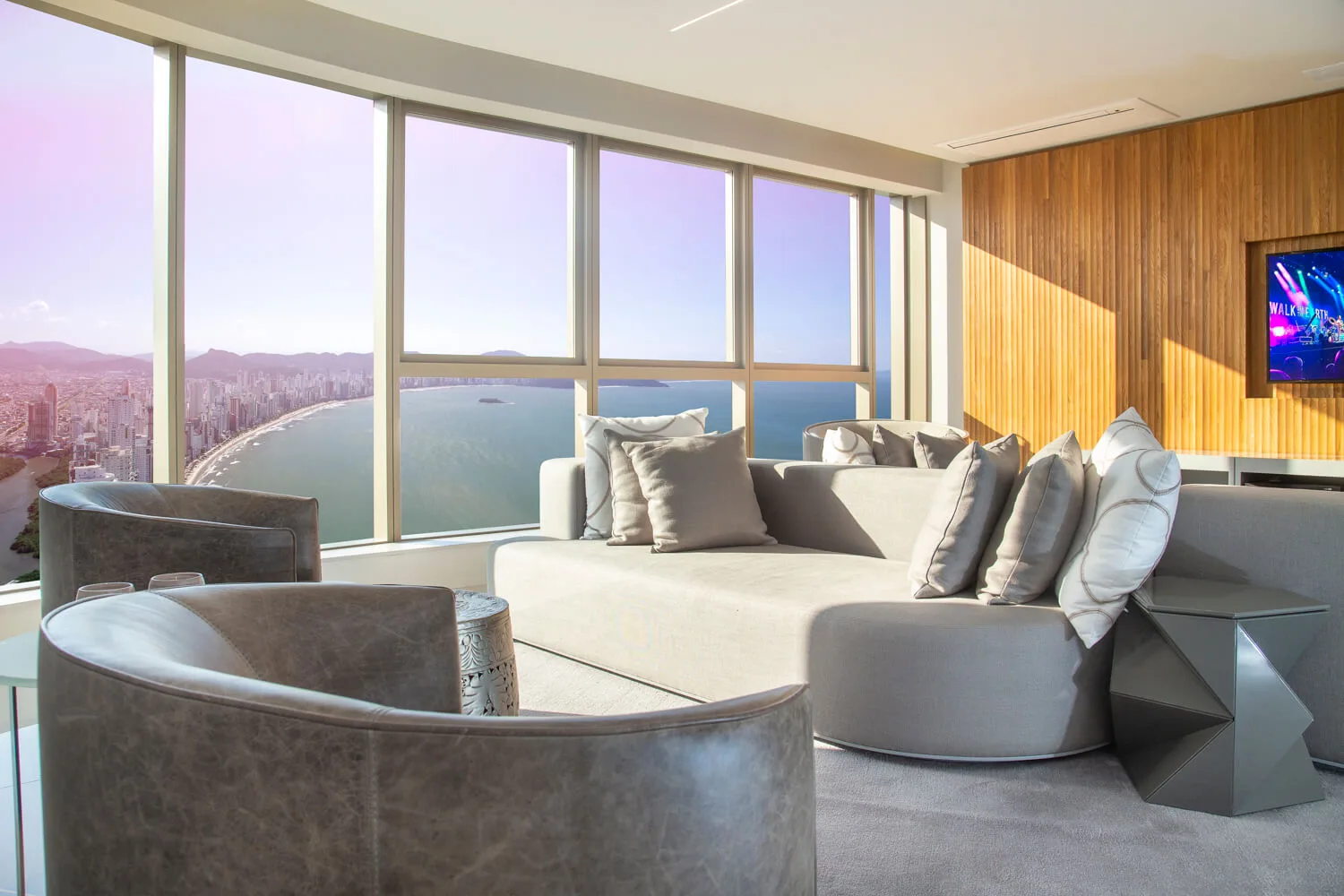 Yachthouse by Pininfarina: Ultra-Luxury Residence in Avenida Atlântica