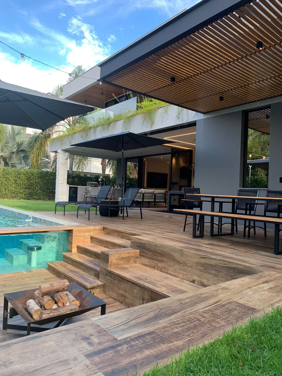 Bosque Amoraeville: Ultra-Luxury Residence with Forest Views in Jurerê Internacional