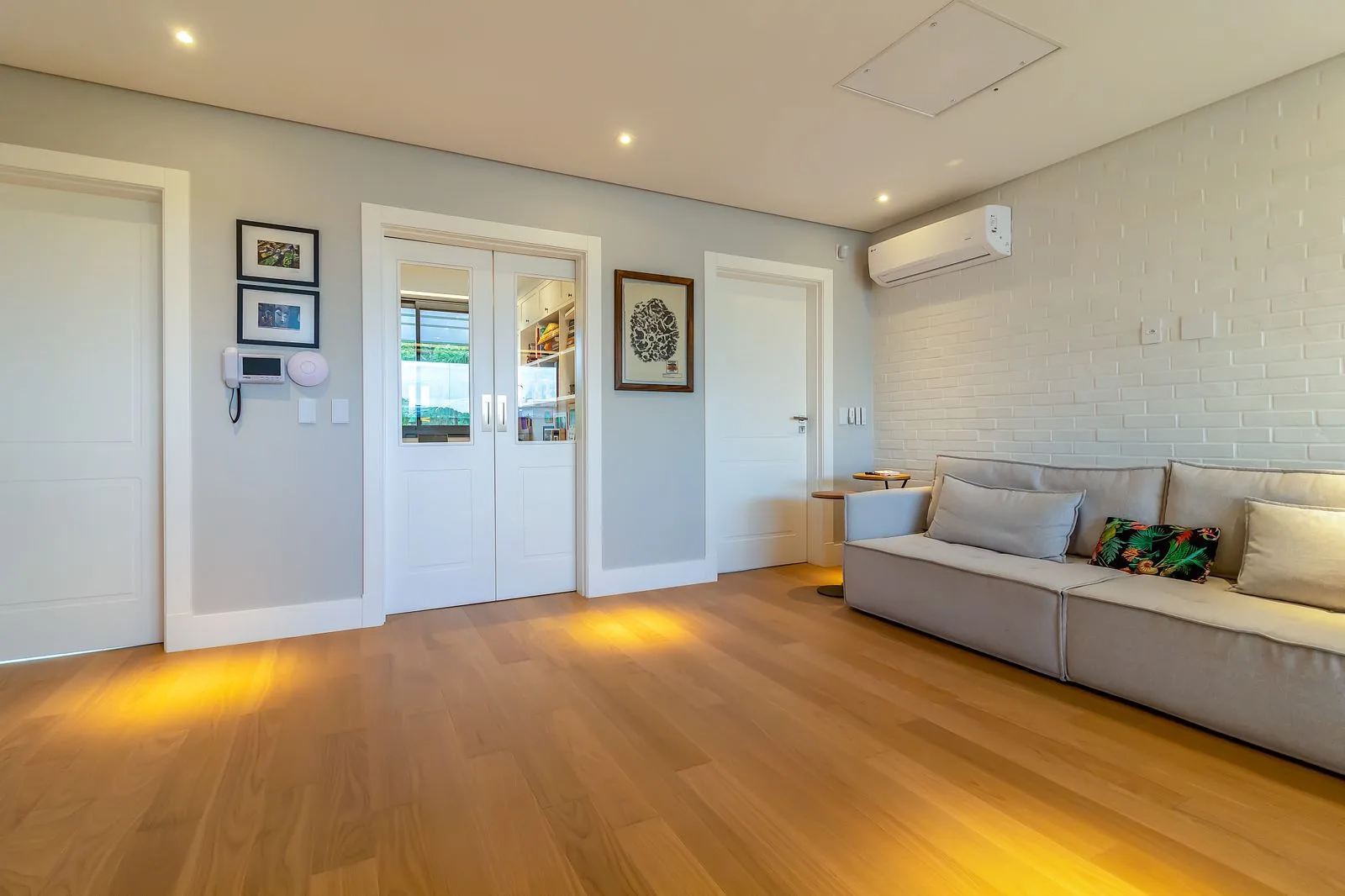 Bosque Amoraeville: Ultra-Luxury Residence with Forest Views in Jurerê Internacional