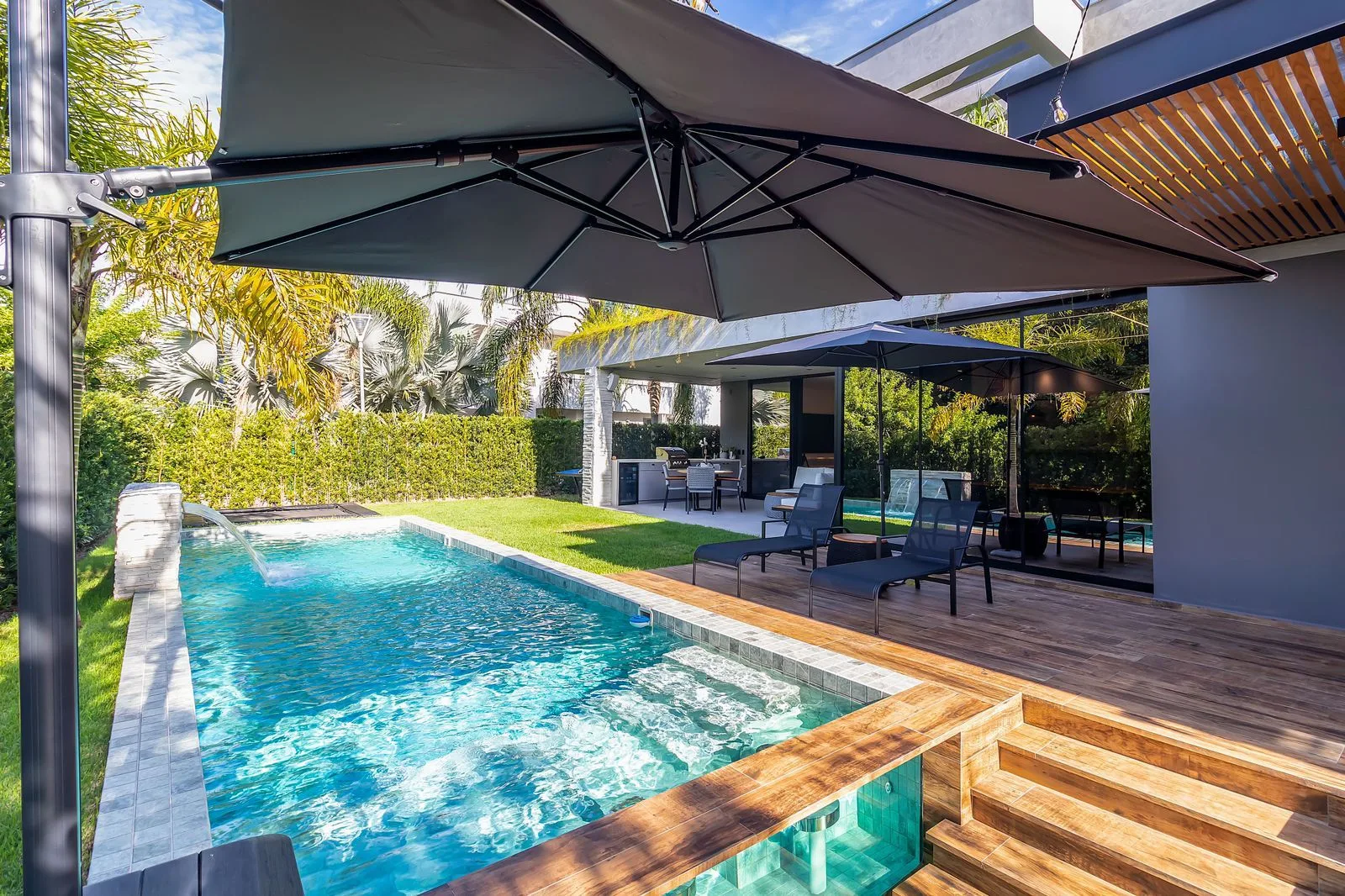 Bosque Amoraeville: Ultra-Luxury Residence with Forest Views in Jurerê Internacional