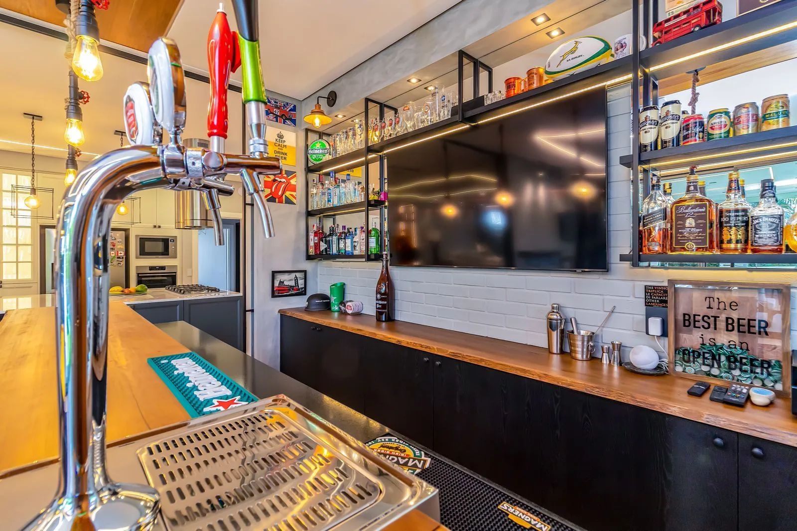 Bosque Amoraeville: Ultra-Luxury Residence with Forest Views in Jurerê Internacional