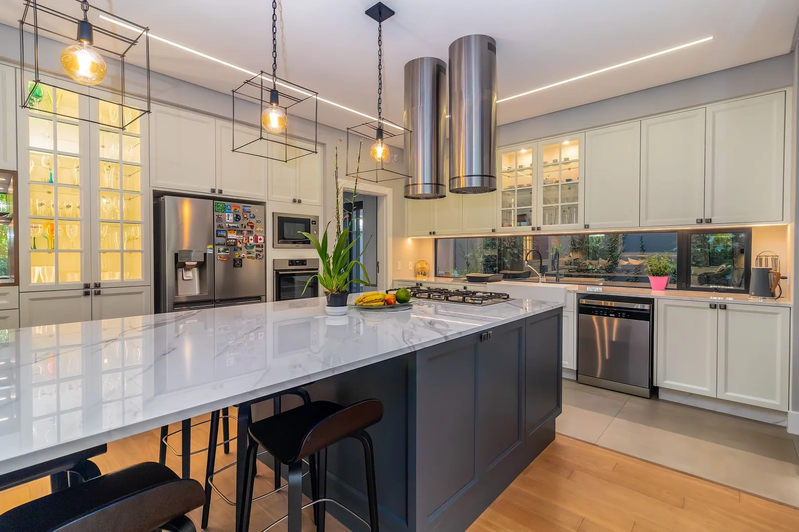 Bosque Amoraeville: Ultra-Luxury Residence with Forest Views in Jurerê Internacional