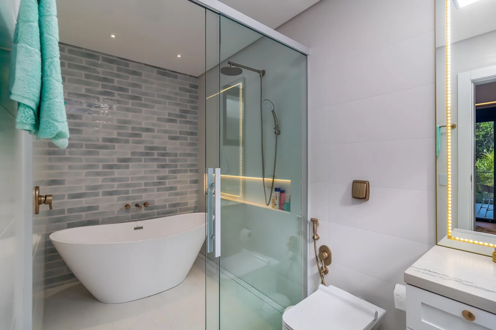 Bosque Amoraeville: Ultra-Luxury Residence with Forest Views in Jurerê Internacional