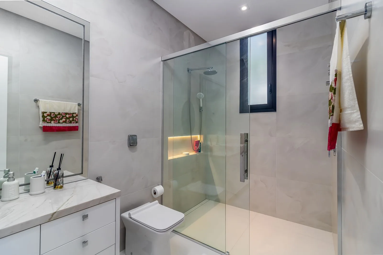 Bosque Amoraeville: Ultra-Luxury Residence with Forest Views in Jurerê Internacional