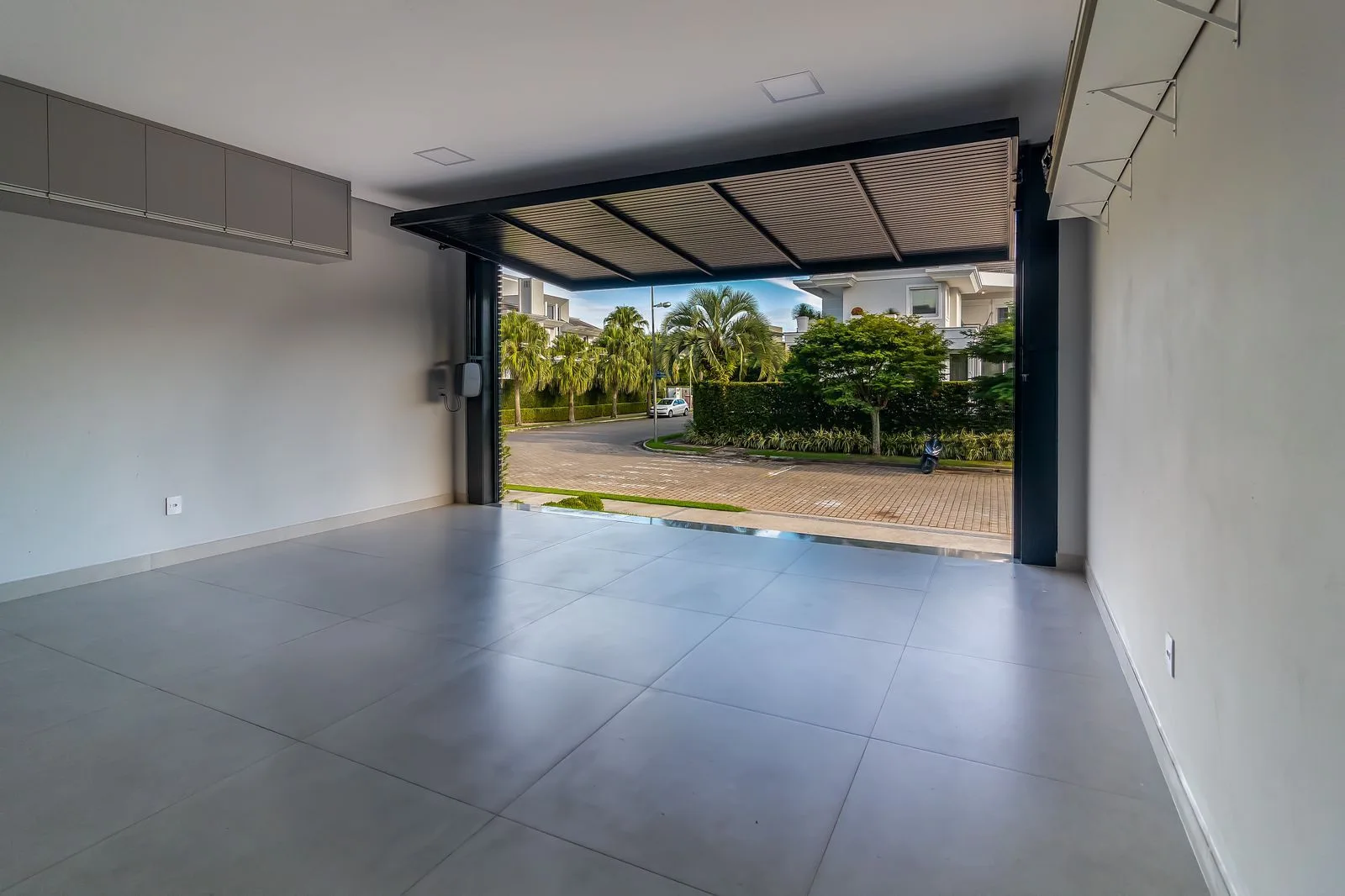 Bosque Amoraeville: Ultra-Luxury Residence with Forest Views in Jurerê Internacional