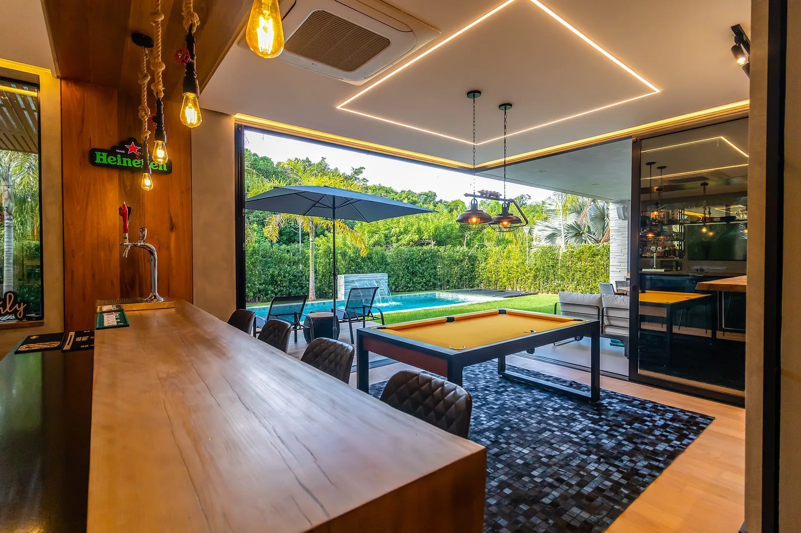 Bosque Amoraeville: Ultra-Luxury Residence with Forest Views in Jurerê Internacional