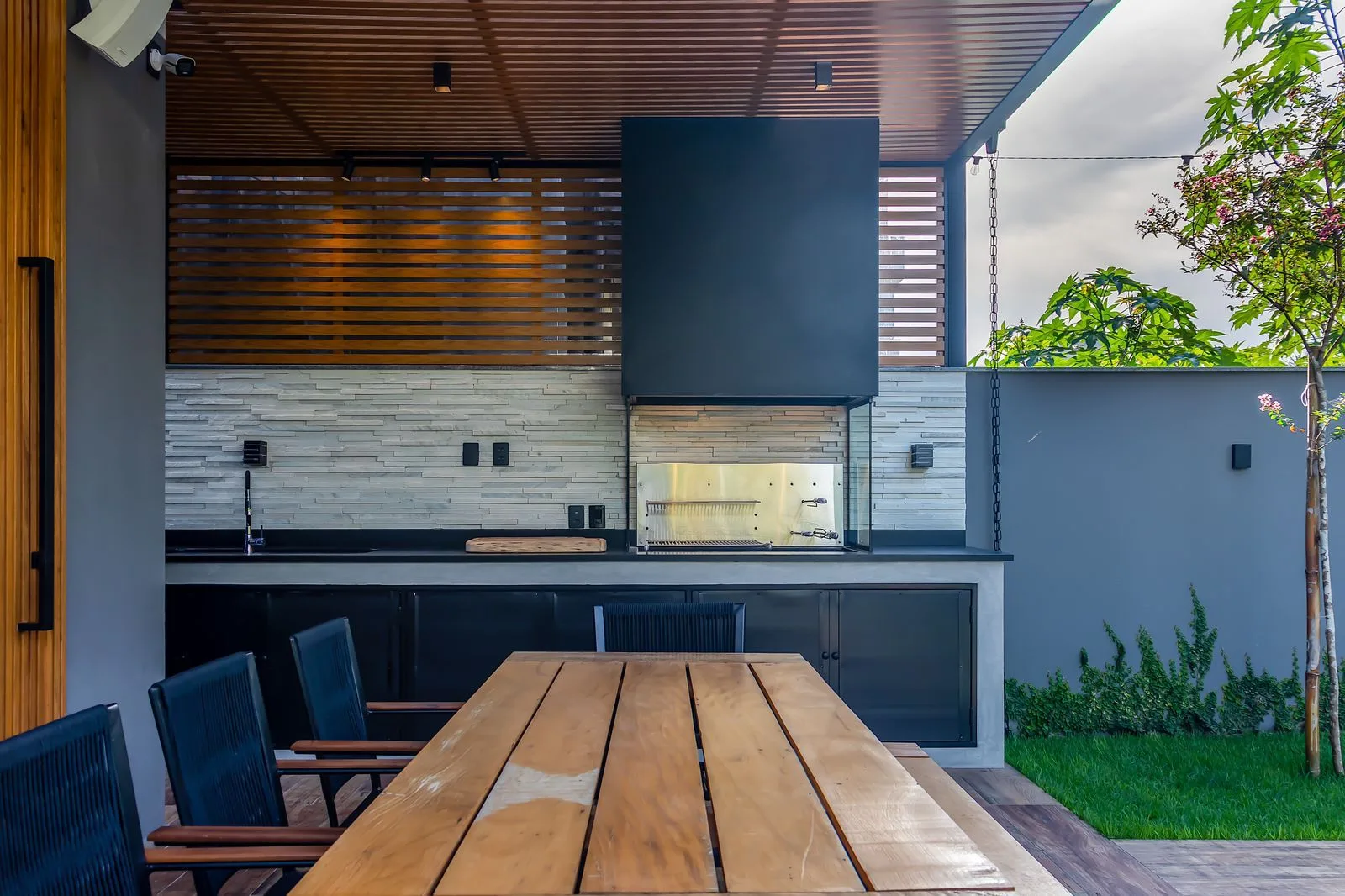 Bosque Amoraeville: Ultra-Luxury Residence with Forest Views in Jurerê Internacional