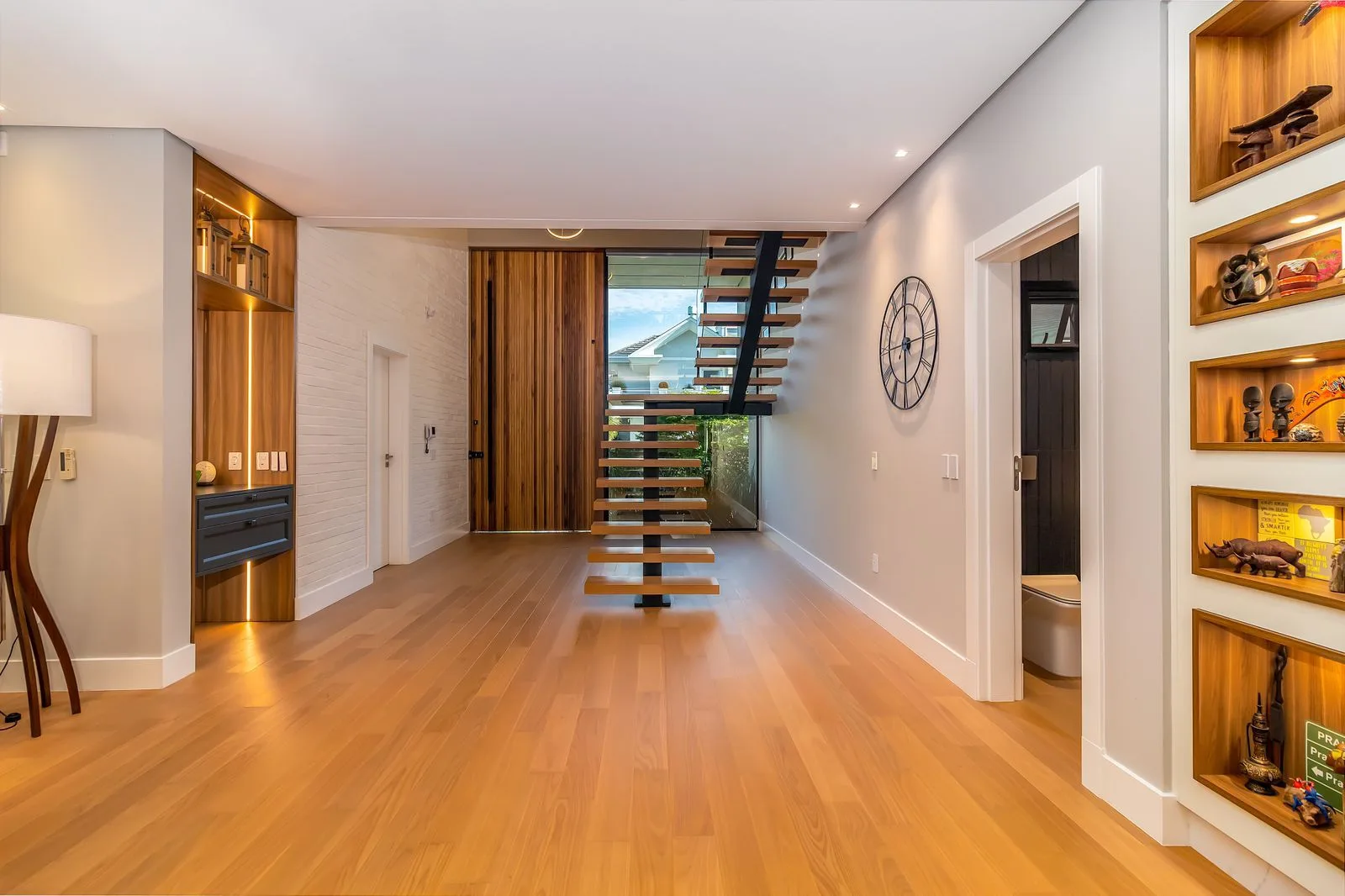 Bosque Amoraeville: Ultra-Luxury Residence with Forest Views in Jurerê Internacional