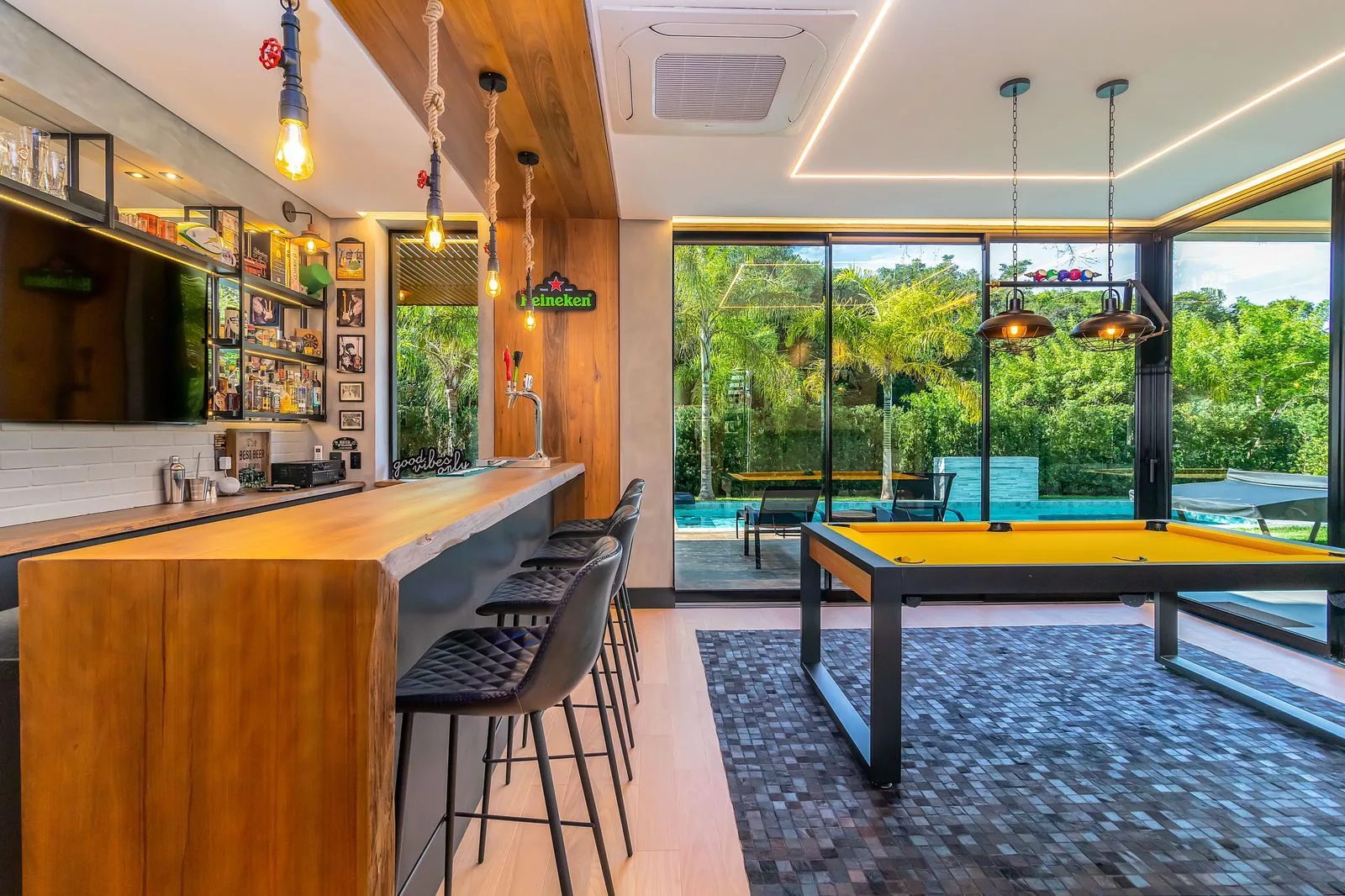 Bosque Amoraeville: Ultra-Luxury Residence with Forest Views in Jurerê Internacional